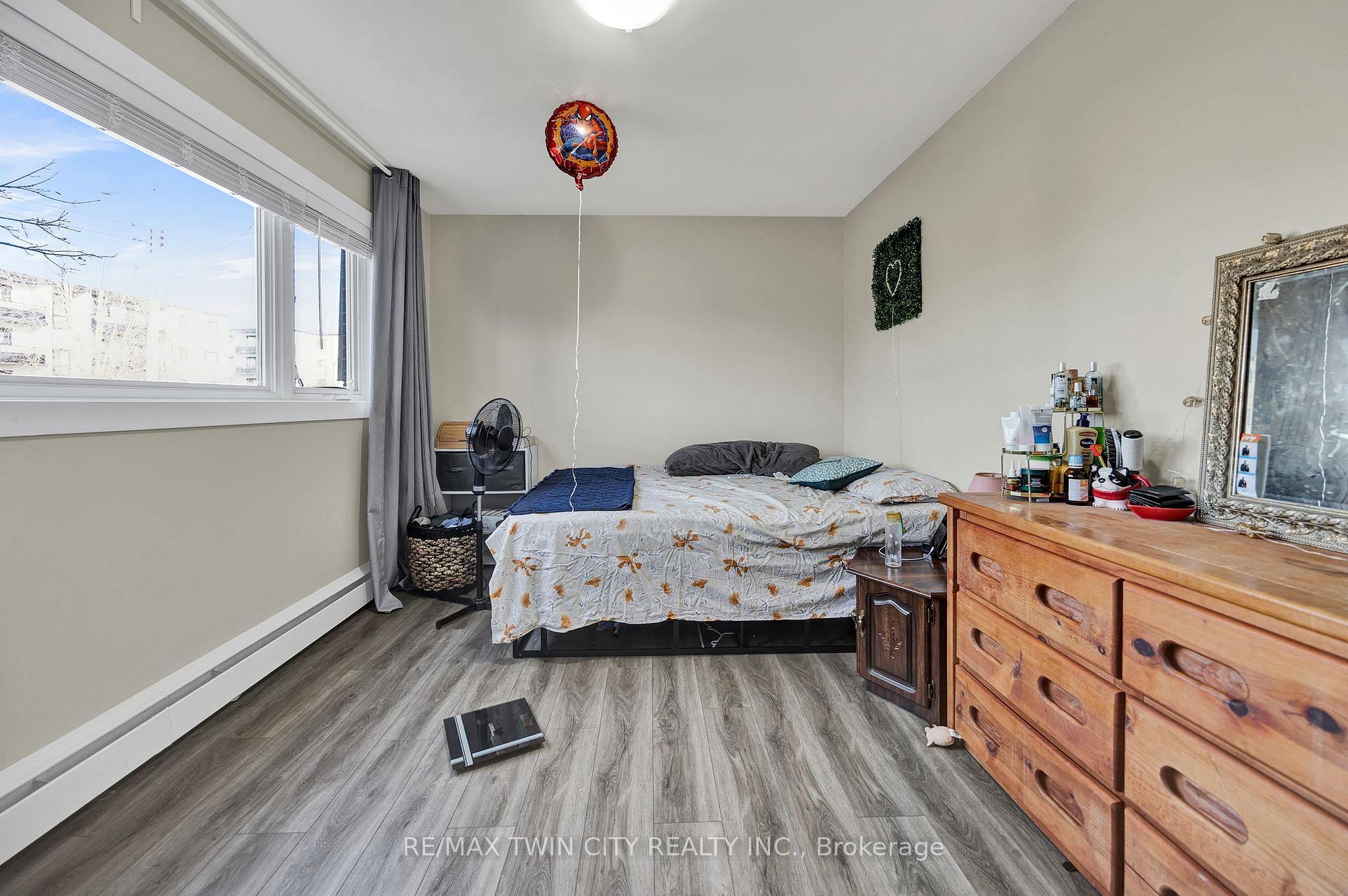 Photo 11 of 219 Sixth Avenue, Kitchener — HOMEH