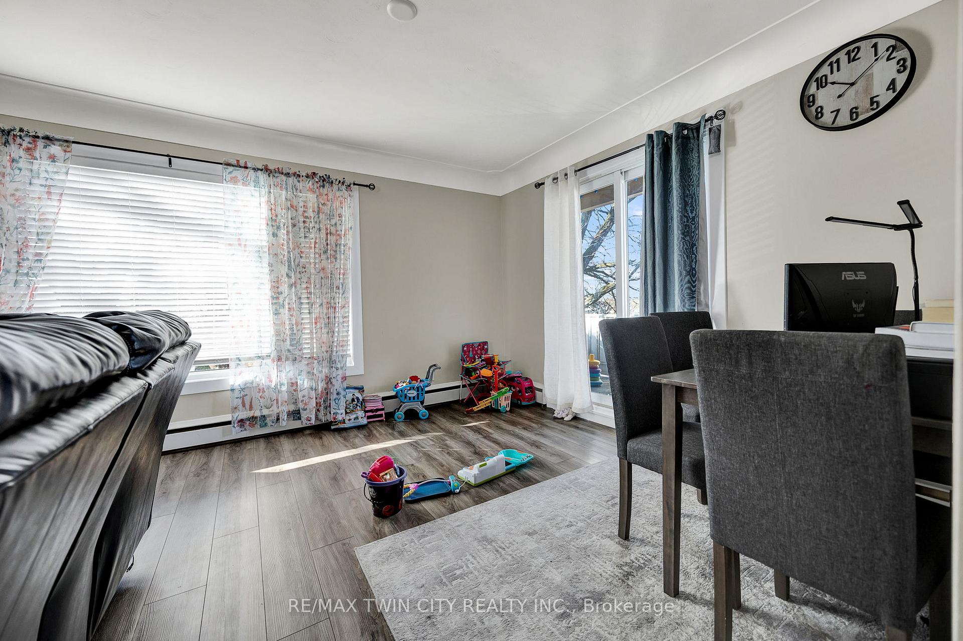 Photo 6 of 219 Sixth Avenue, Kitchener — HOMEH