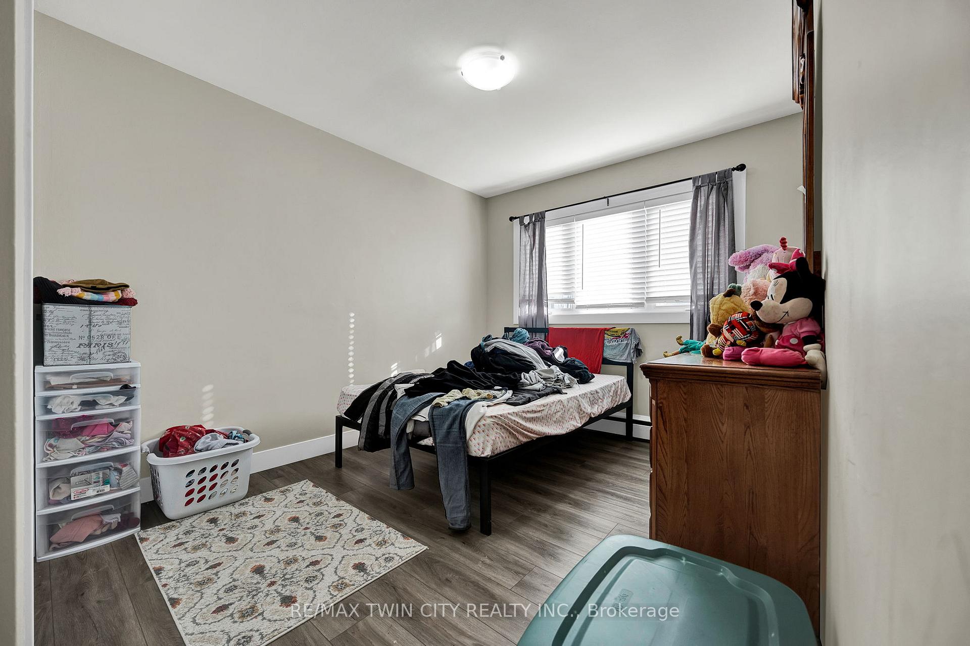 Photo 19 of 219 Sixth Avenue, Kitchener — HOMEH