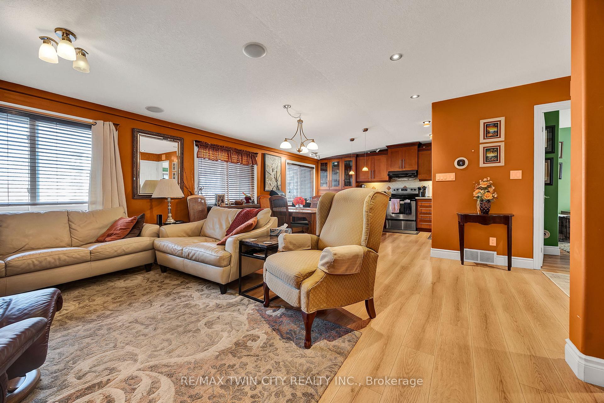 Photo 20 of 219 Sixth Avenue, Kitchener — HOMEH