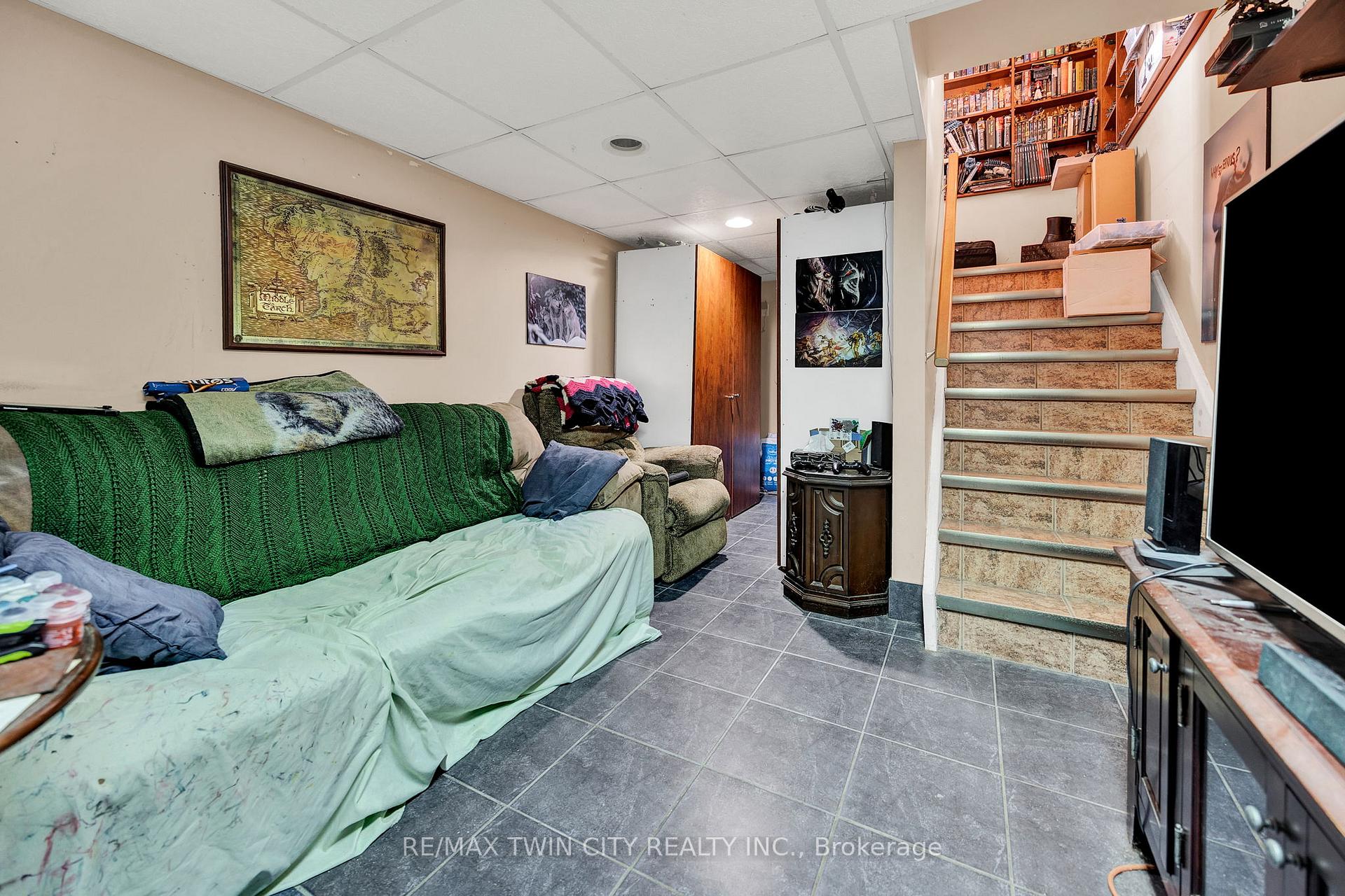 Photo 14 of 219 Sixth Avenue, Kitchener — HOMEH
