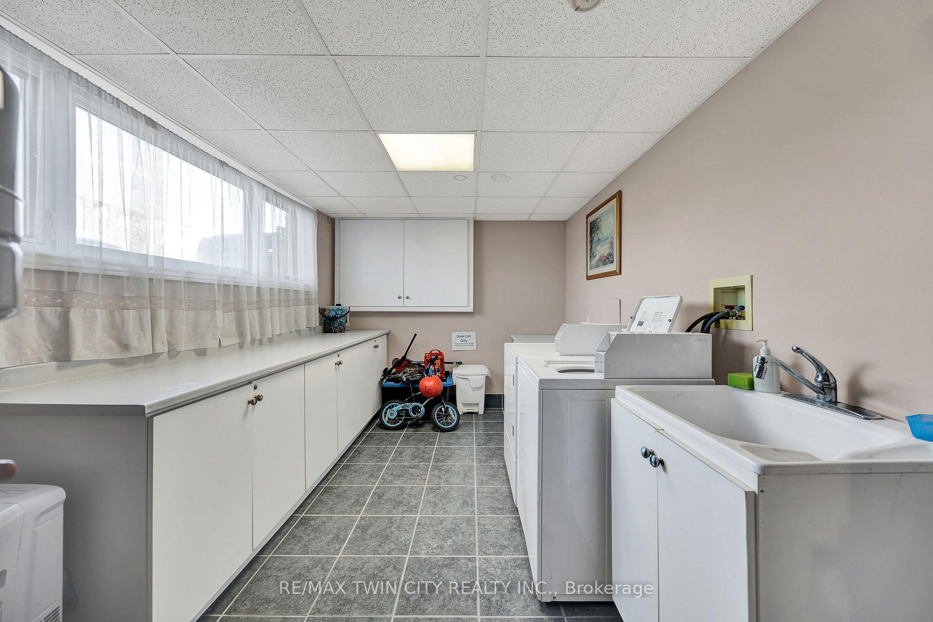 Photo 9 of 219 Sixth Avenue, Kitchener — HOMEH
