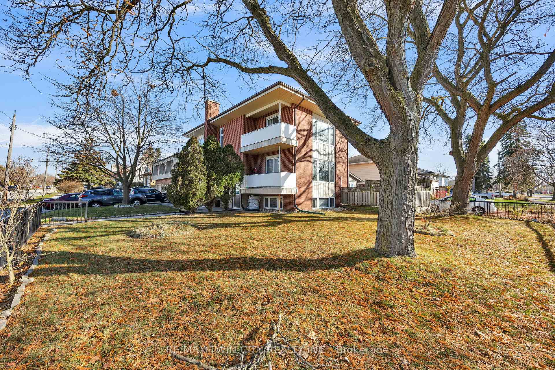 Photo 30 of 219 Sixth Avenue, Kitchener — HOMEH