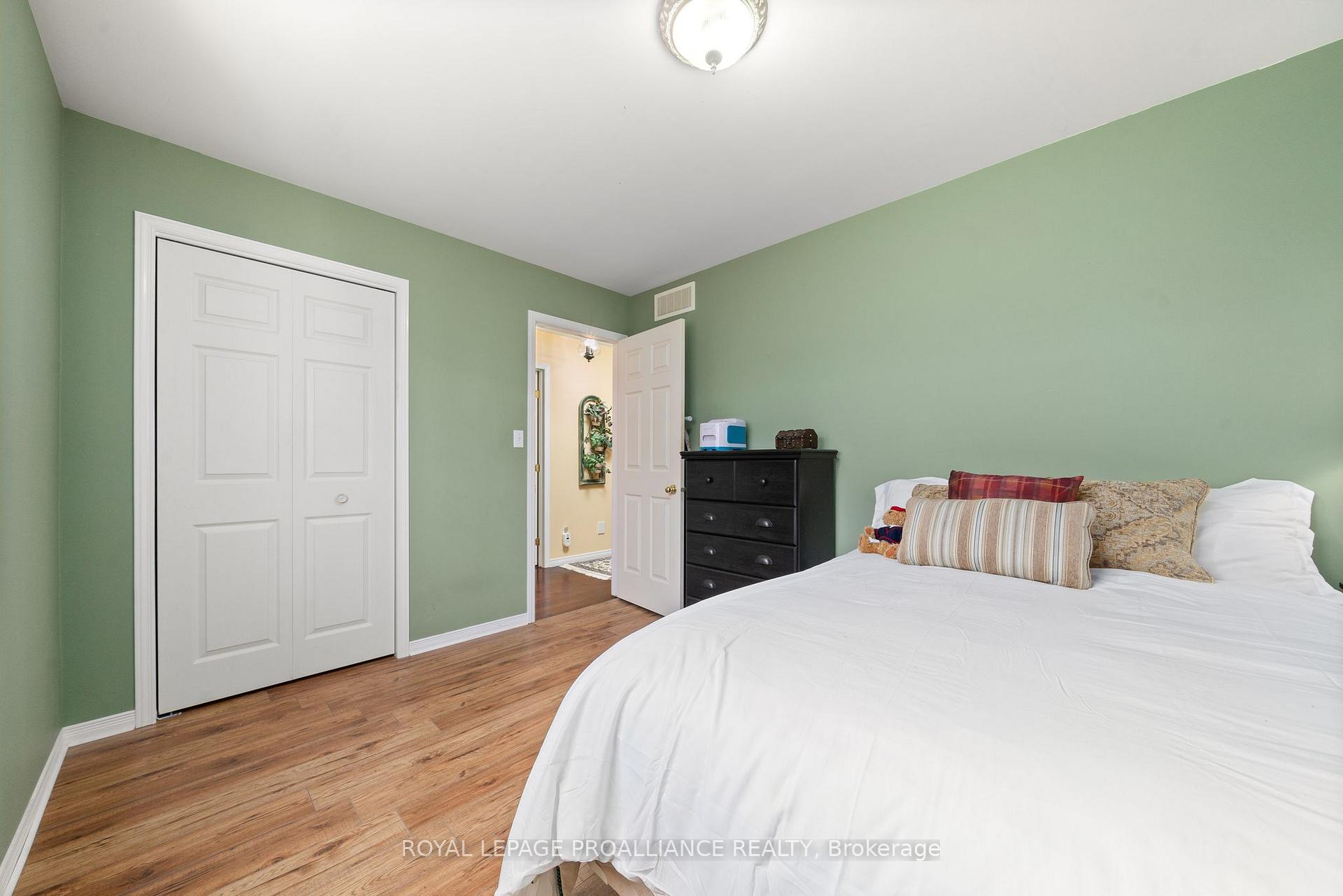 Photo 3 of 24 Hickory Grove, Belleville, Belleville Ward — HOMEH