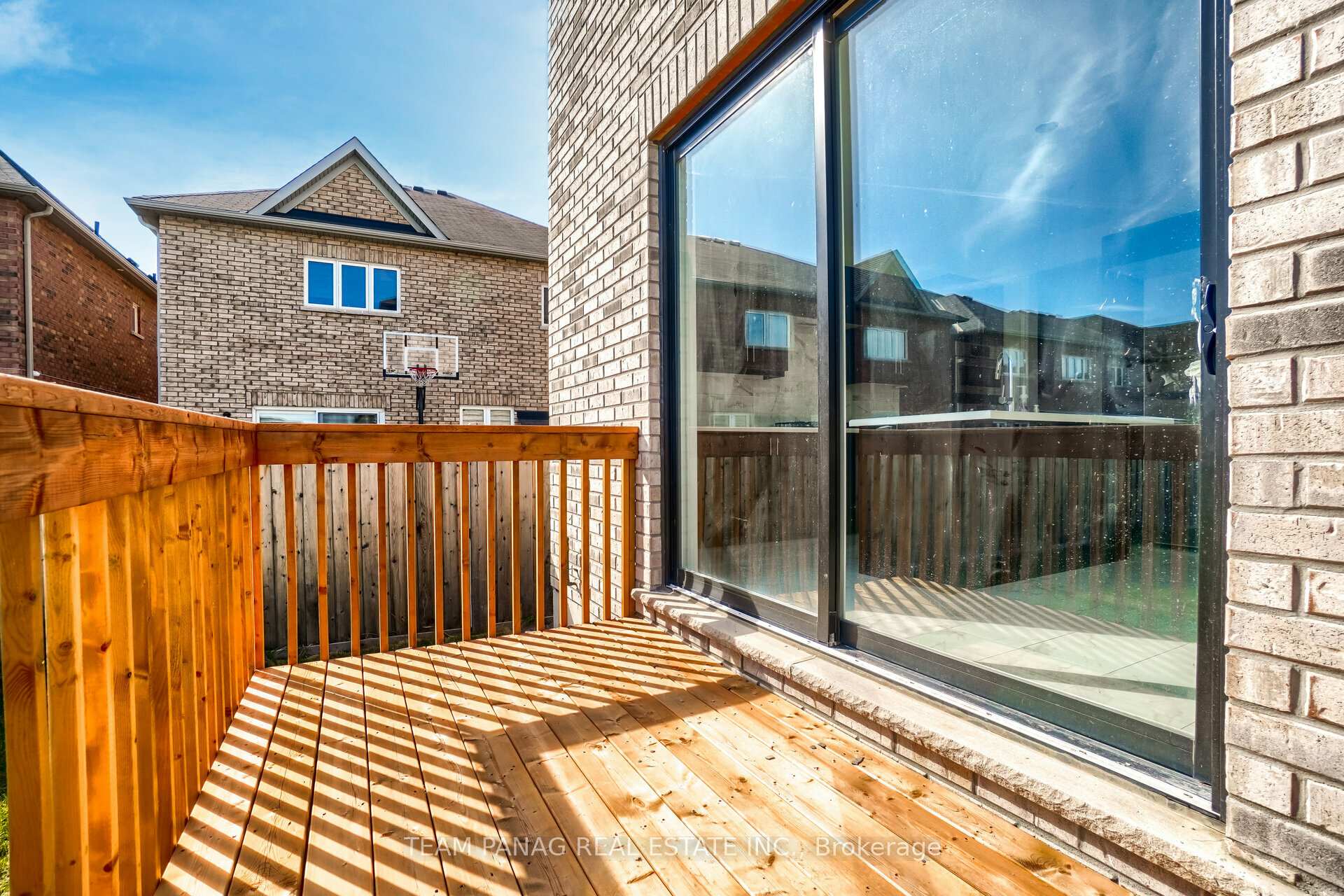 Photo 34 of 27 Valleyway Drive, Brampton, Credit Valley — HOMEH