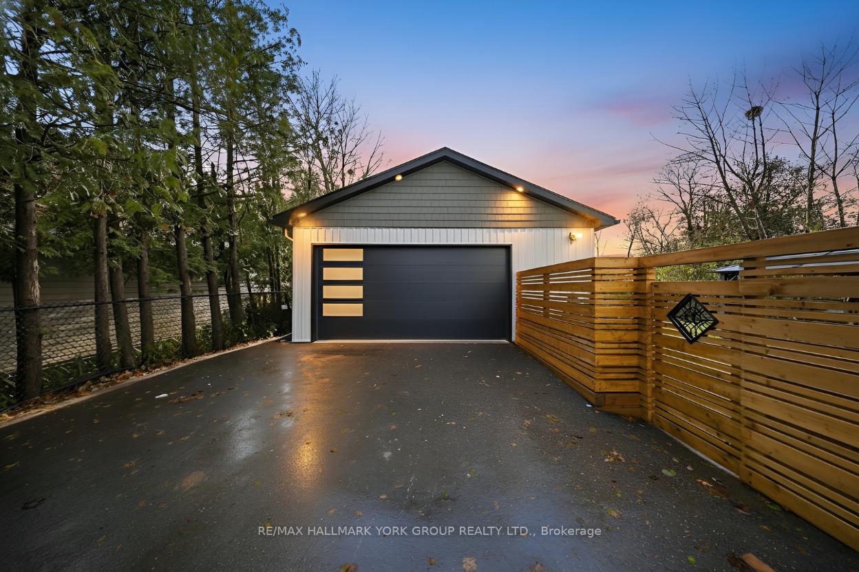 Photo 3 of 501 Bay Street, Brock, Beaverton — HOMEH
