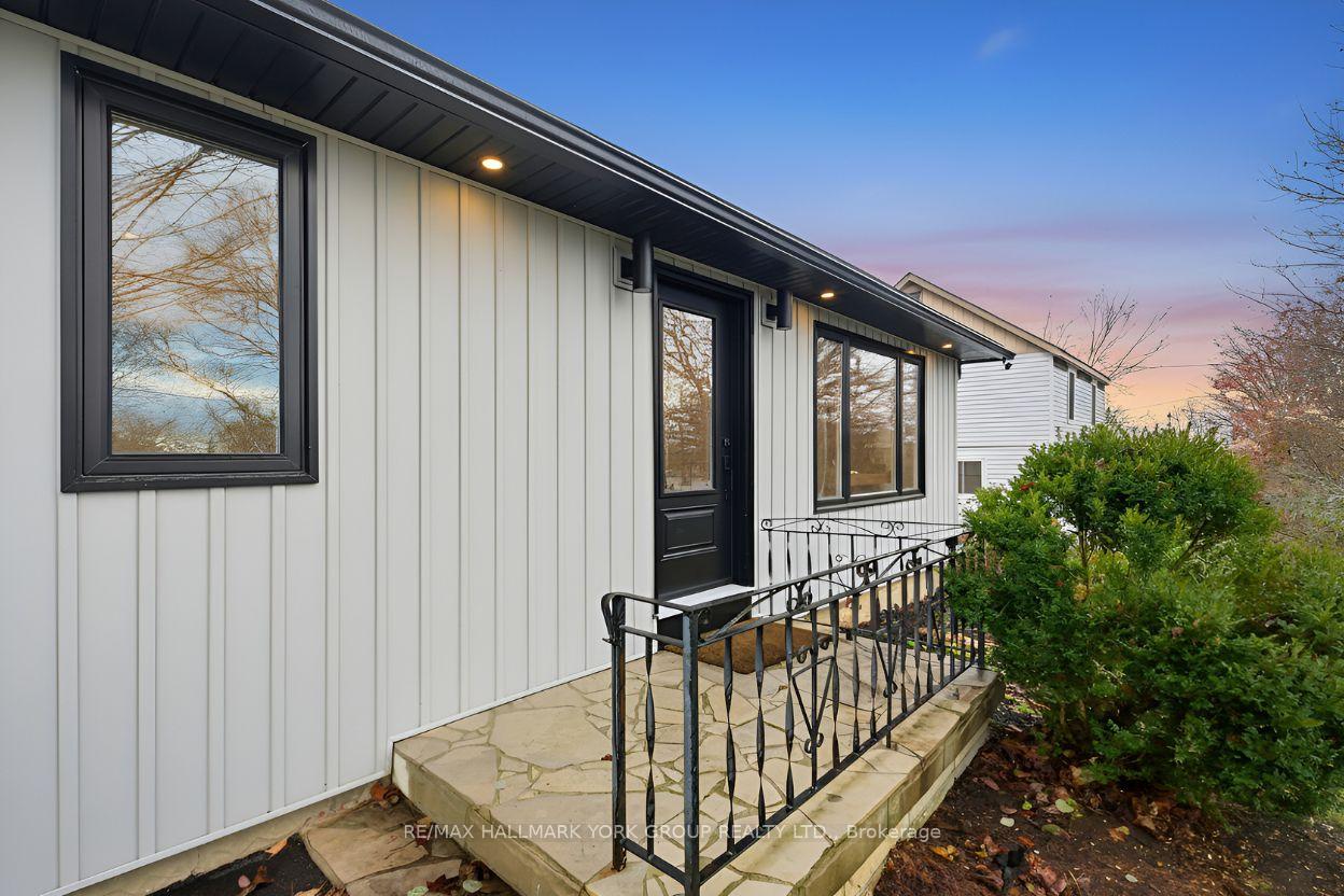 Photo 2 of 501 Bay Street, Brock, Beaverton — HOMEH