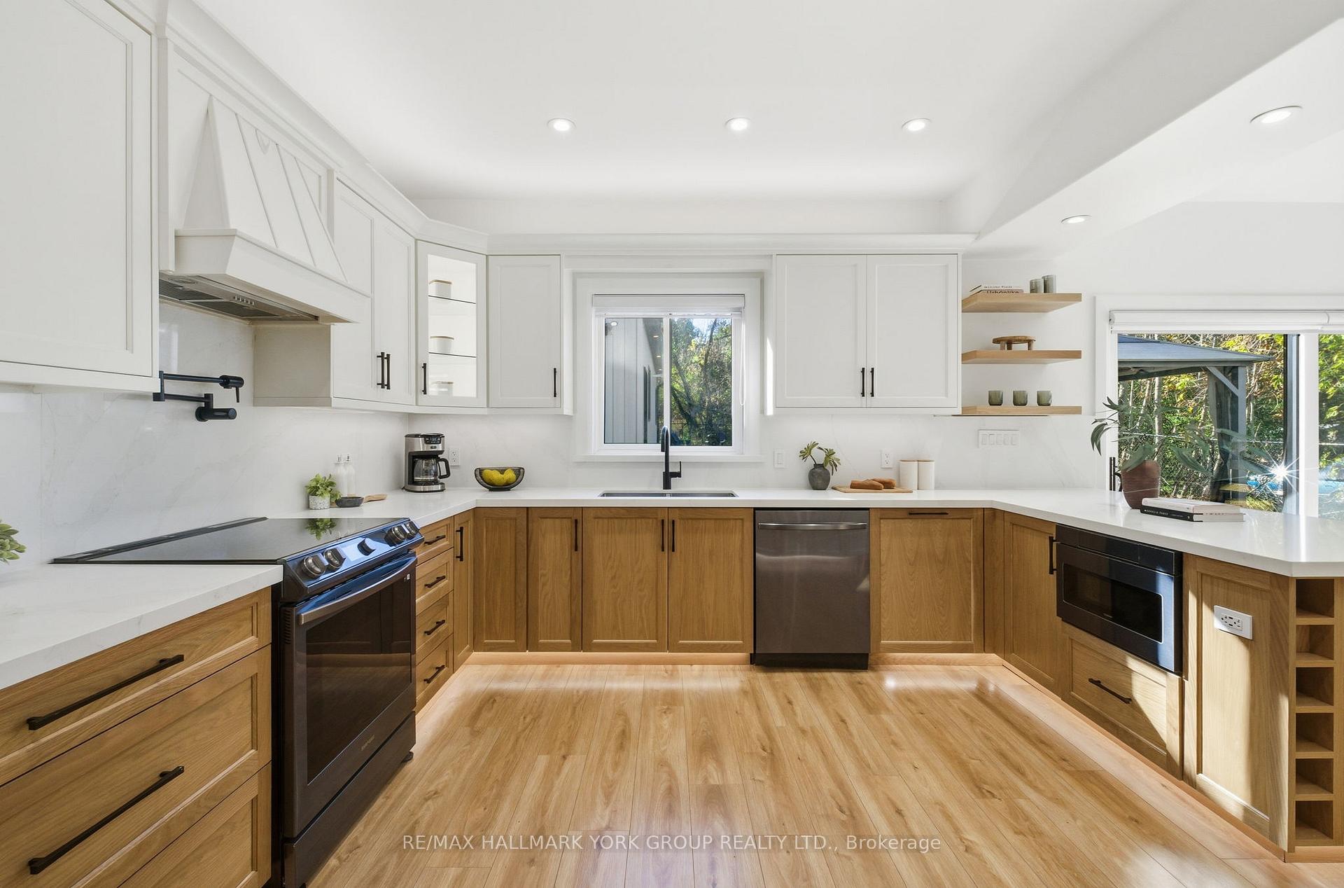 Photo 45 of 501 Bay Street, Brock, Beaverton — HOMEH