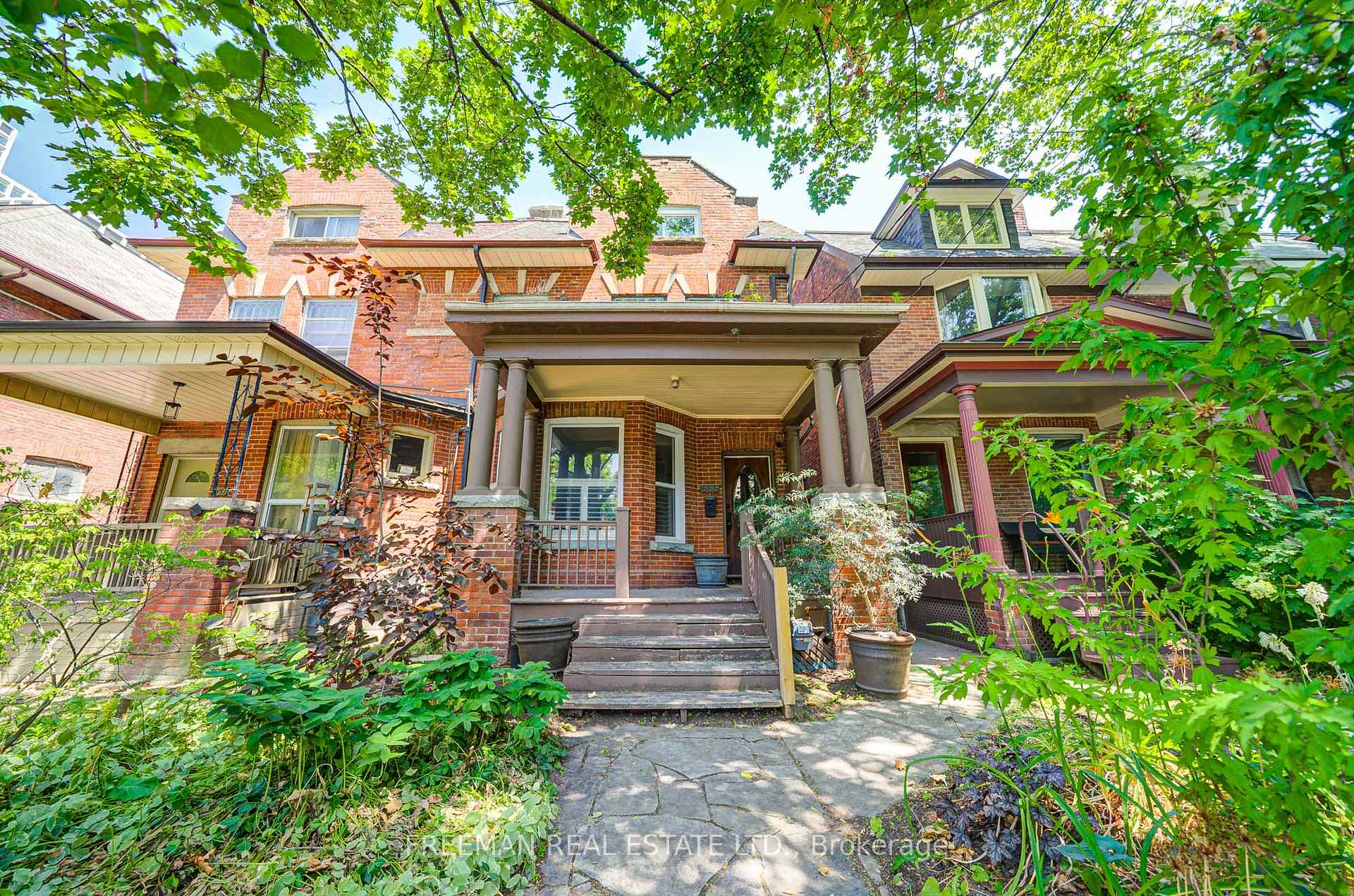 Front of 555 Markham Street