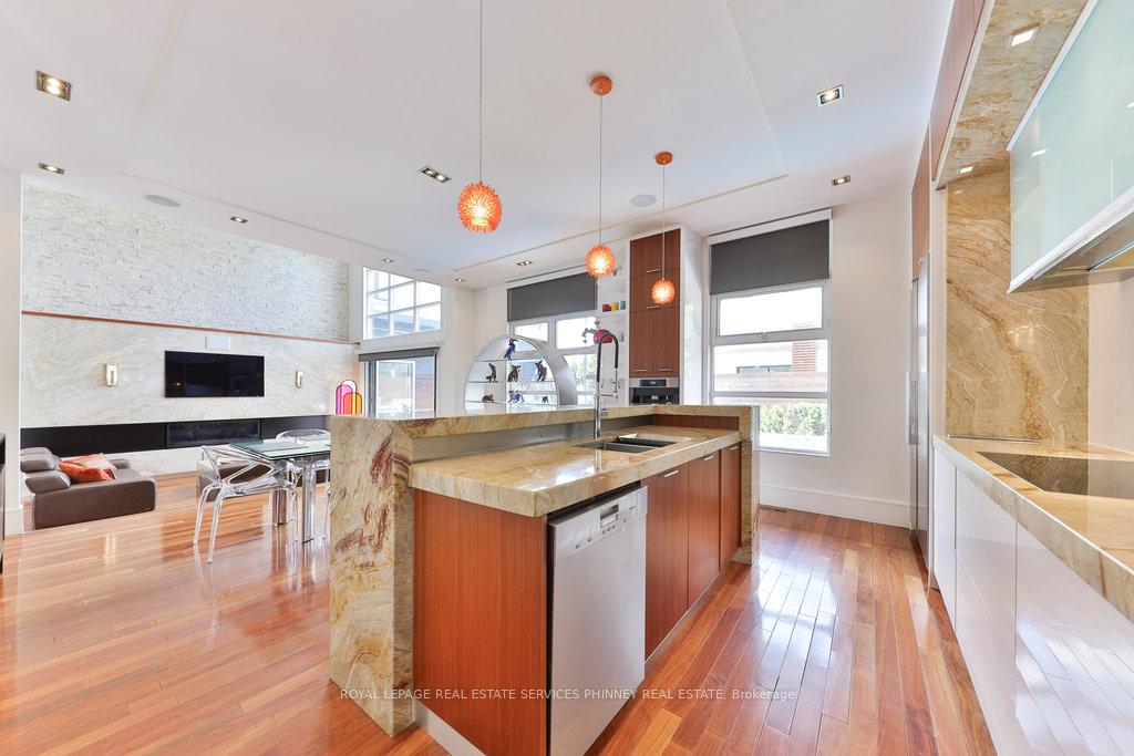 Photo 9 of 622 Kozel Court, Mississauga, Rathwood — HOMEH