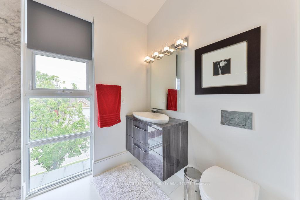 Photo 15 of 622 Kozel Court, Mississauga, Rathwood — HOMEH