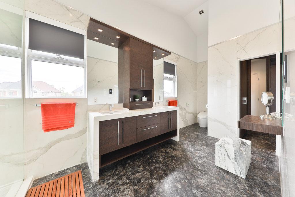 Photo 18 of 622 Kozel Court, Mississauga, Rathwood — HOMEH