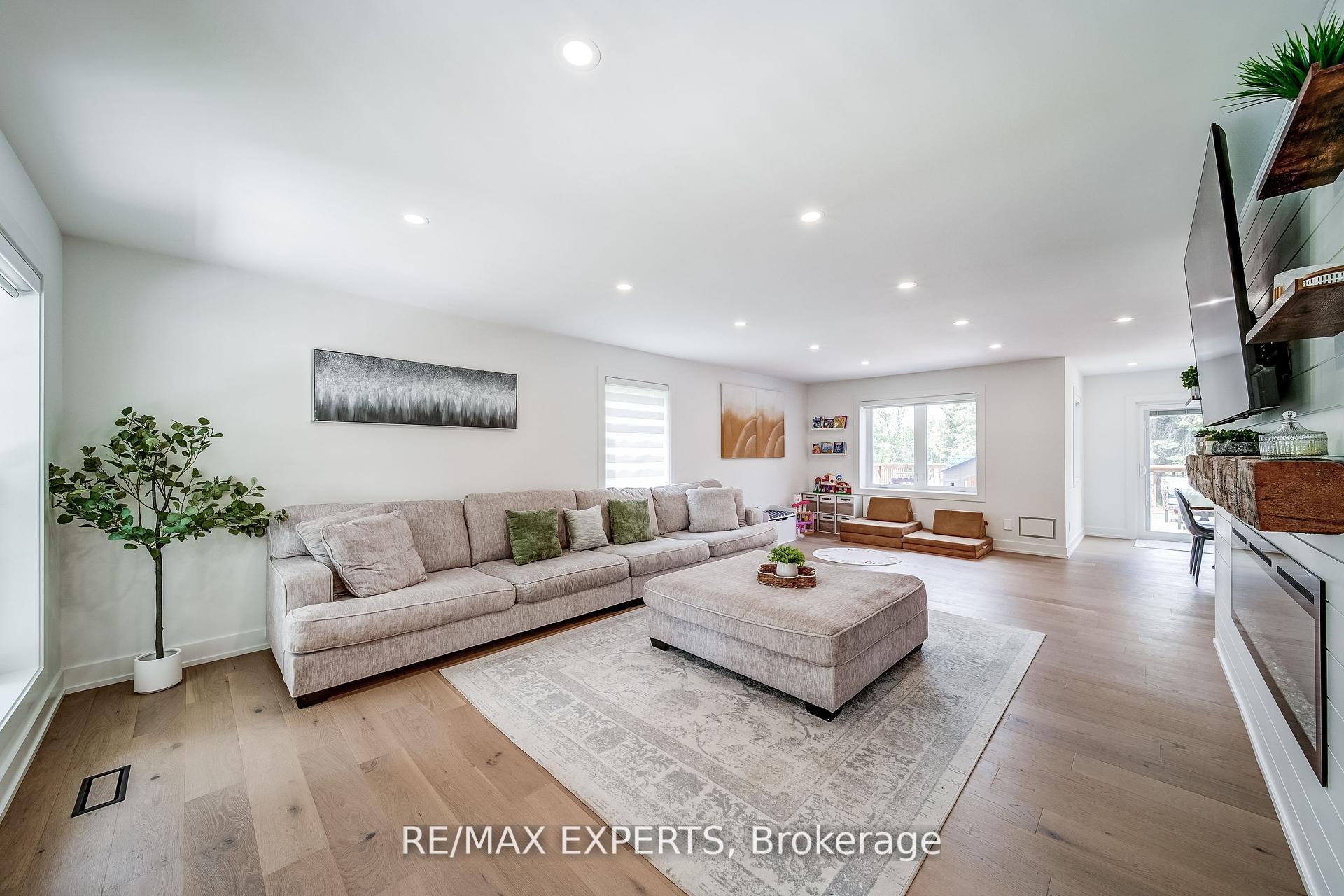 Photo 2 of 6122 3rd Line, New Tecumseth, Tottenham — HOMEH