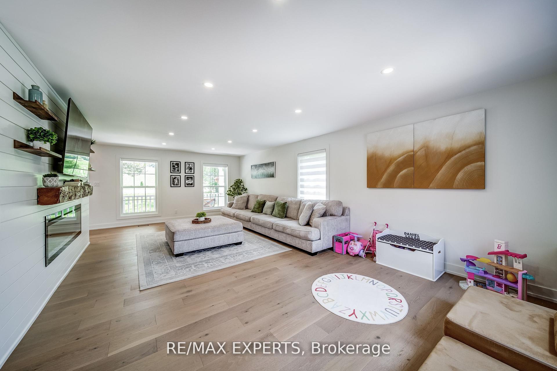 Photo 4 of 6122 3rd Line, New Tecumseth, Tottenham — HOMEH
