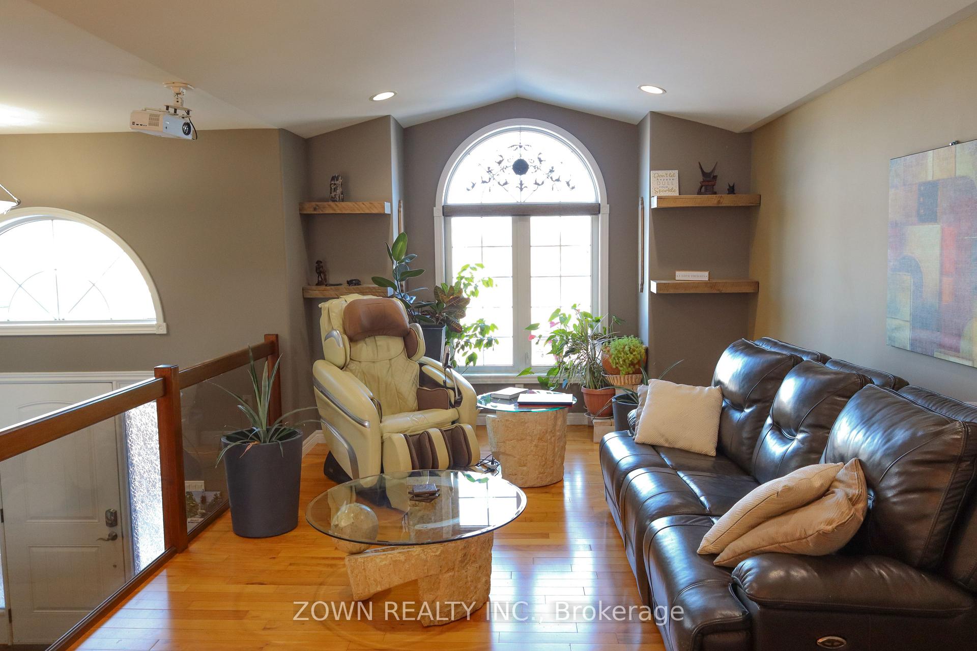 Front of 1433 Girard Drive