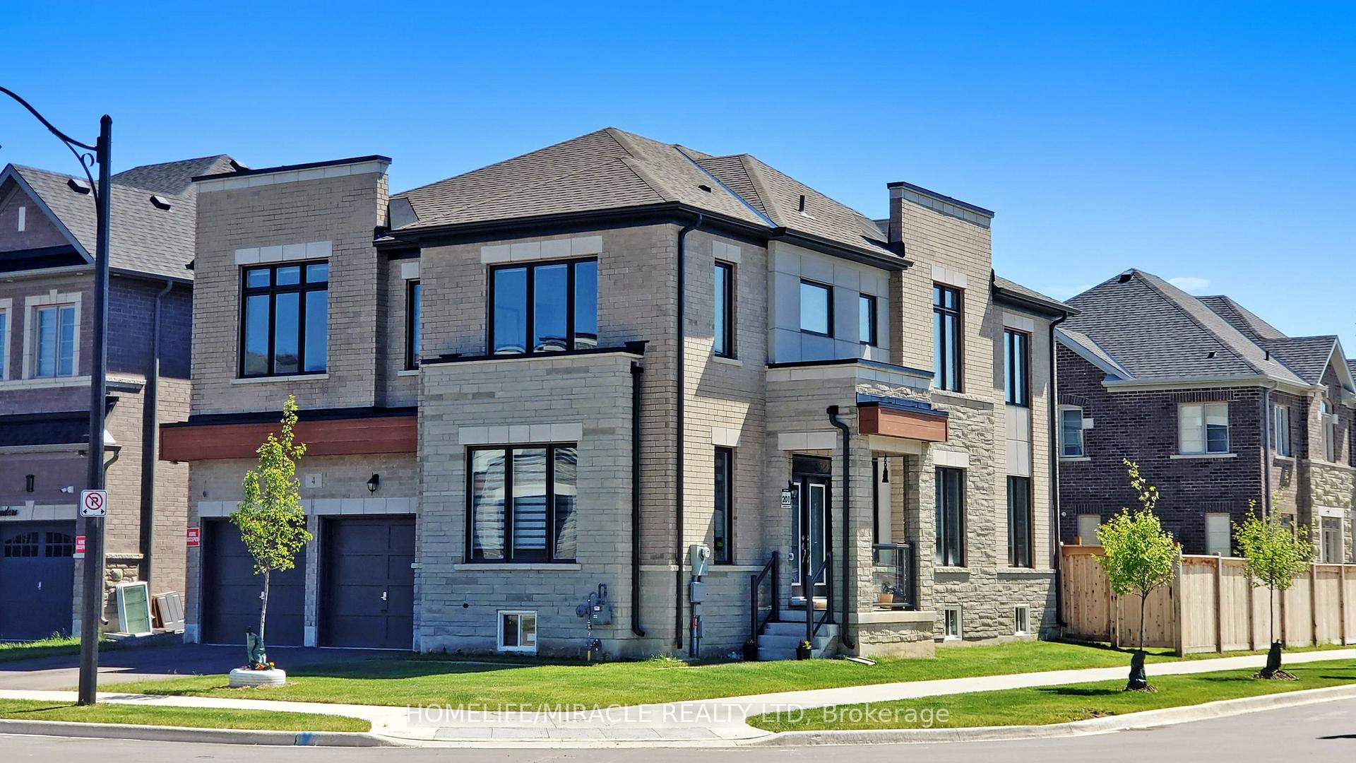 Photo 1 of 4 Zimmerman Gardens, Hamilton, Waterdown — HOMEH