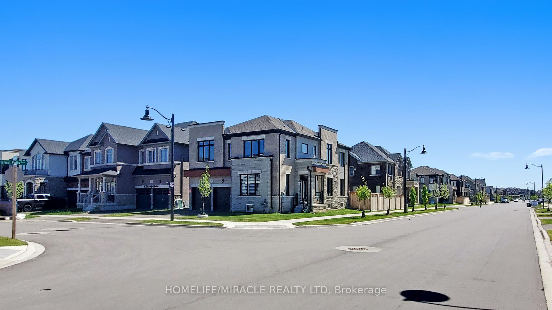 Photo 2 of 4 Zimmerman Gardens, Hamilton, Waterdown — HOMEH