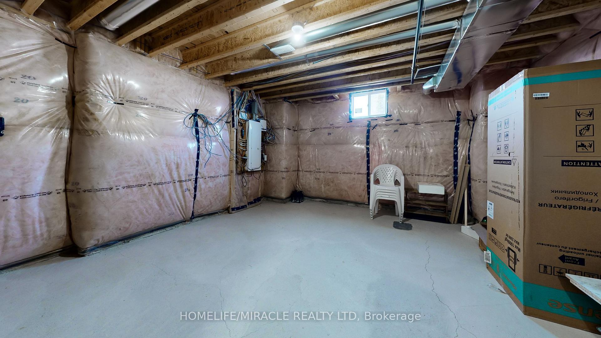 Photo 31 of 4 Zimmerman Gardens, Hamilton, Waterdown — HOMEH