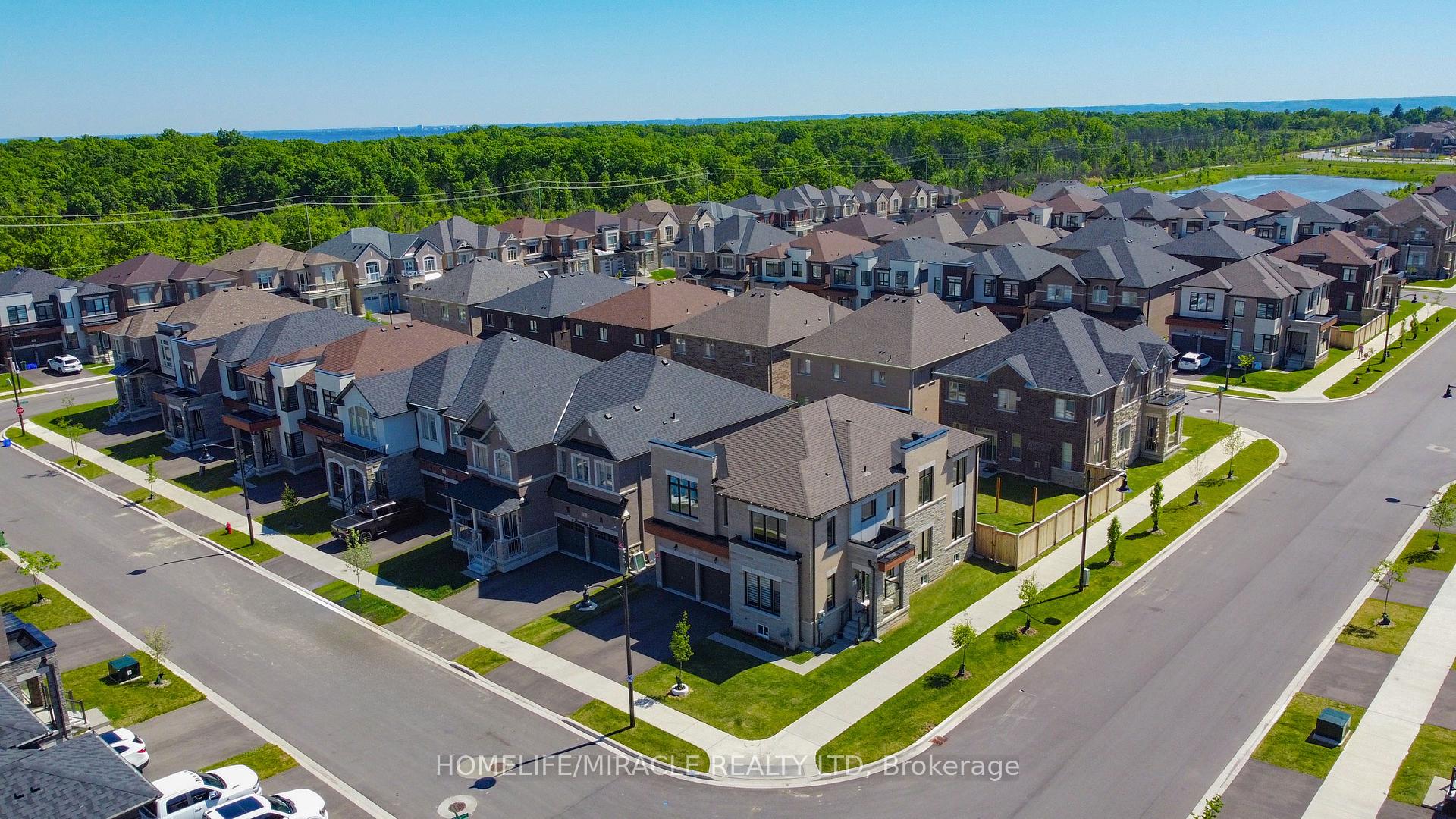 Photo 29 of 4 Zimmerman Gardens, Hamilton, Waterdown — HOMEH
