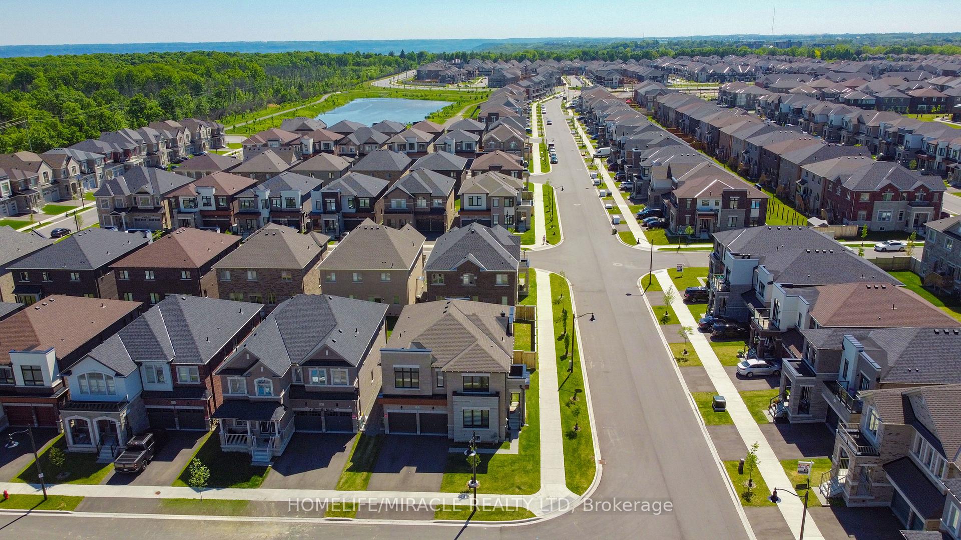 Photo 30 of 4 Zimmerman Gardens, Hamilton, Waterdown — HOMEH