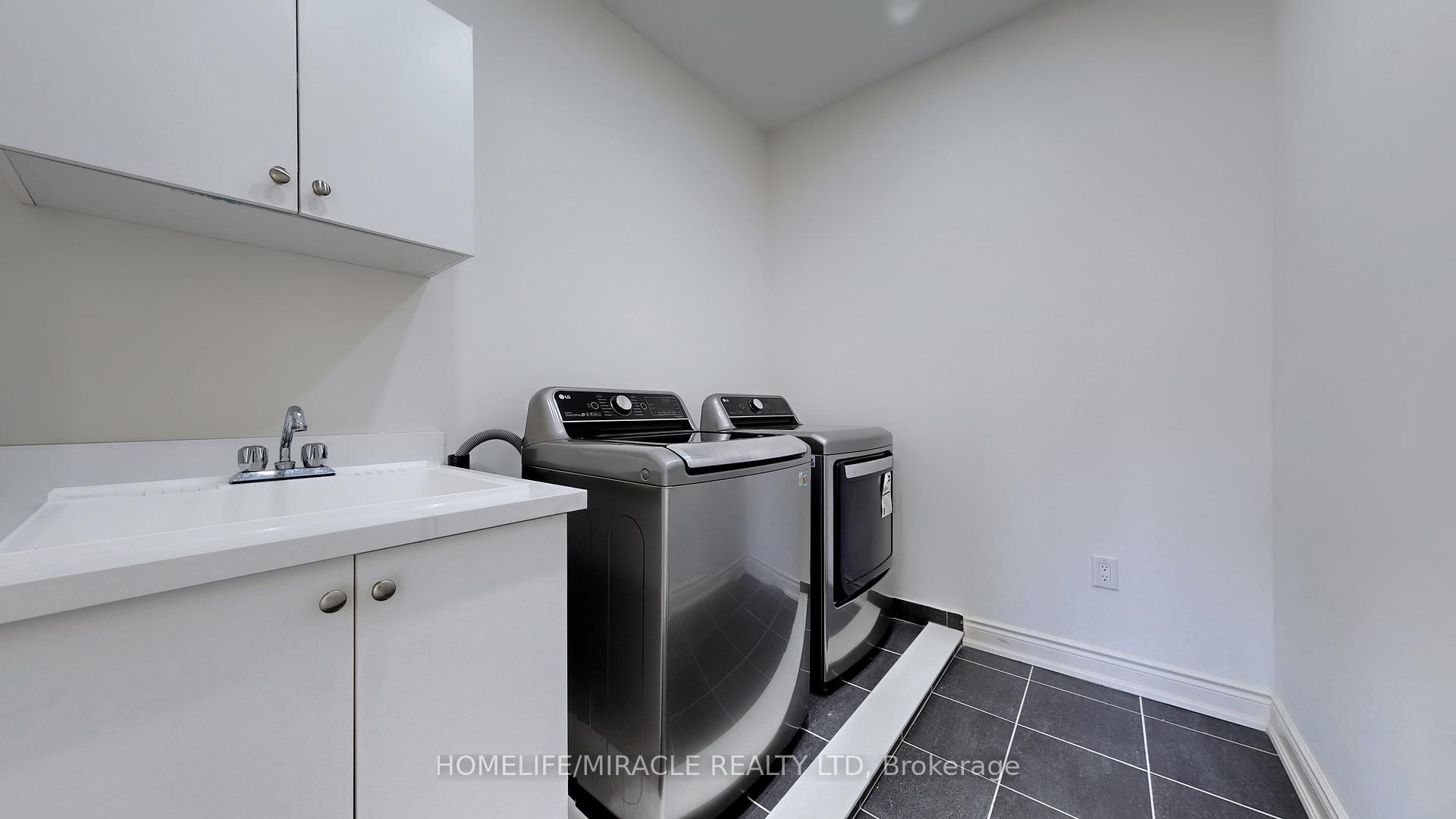 Photo 39 of 4 Zimmerman Gardens, Hamilton, Waterdown — HOMEH