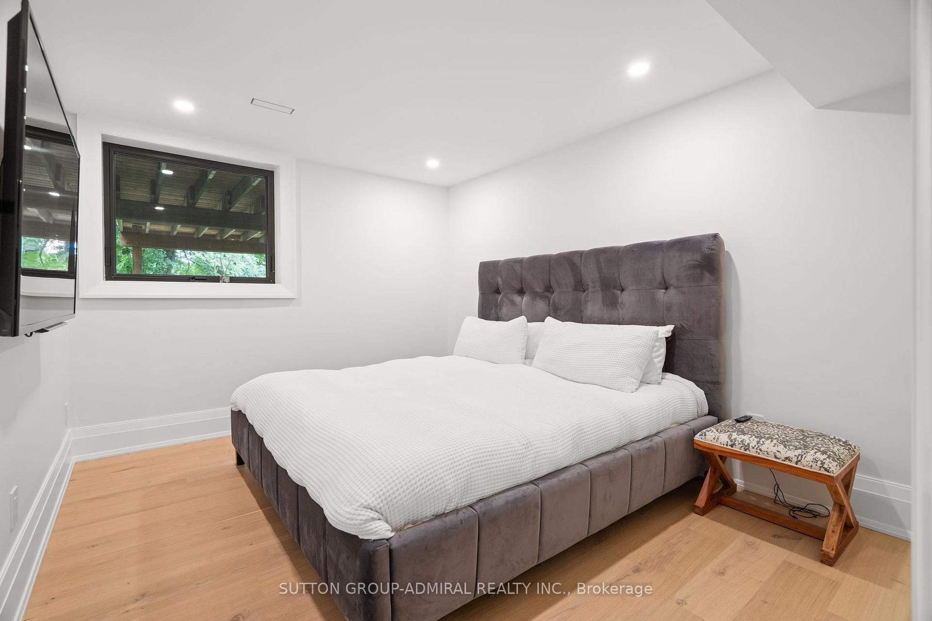Photo 26 of 46 Munshaw Court, King, Pottageville — HOMEH