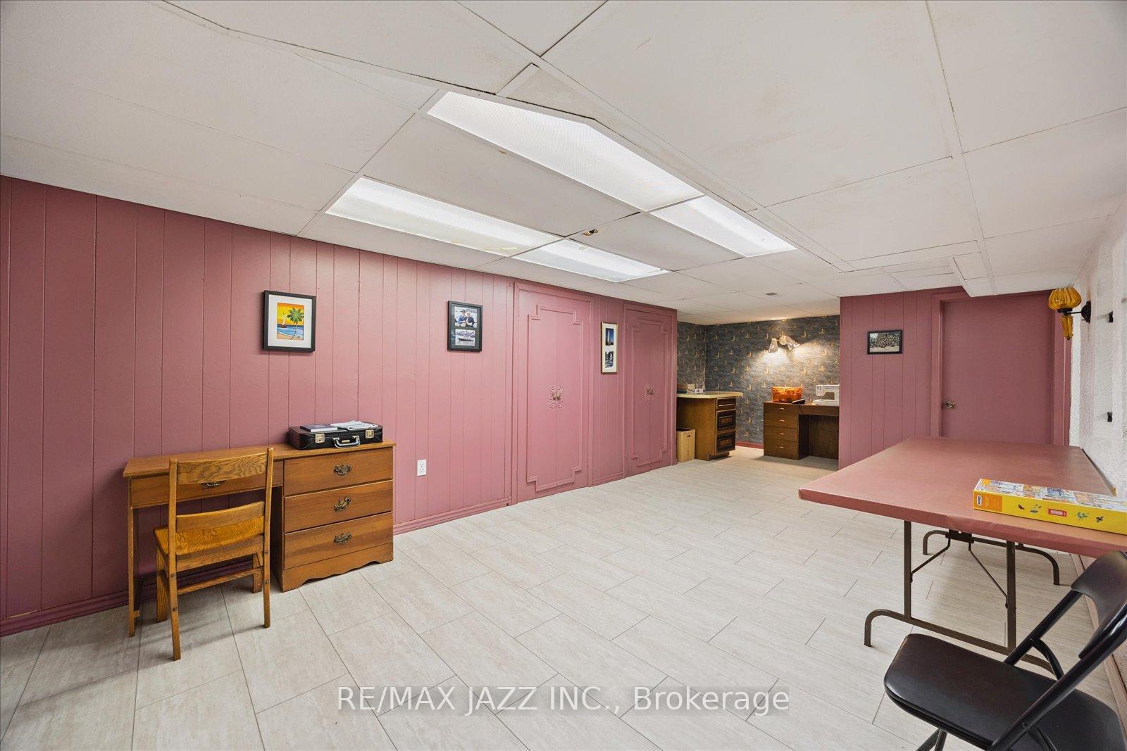 Photo 11 of 606 Gibbons Street, Oshawa, McLaughlin — HOMEH