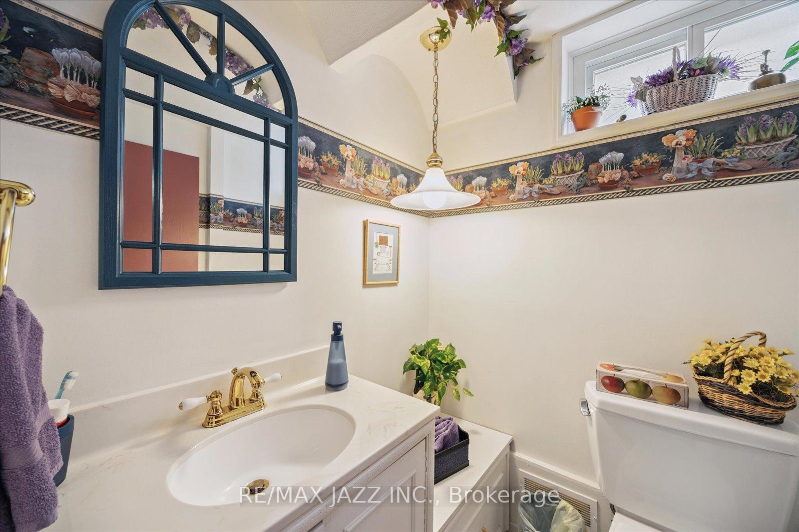 Photo 18 of 606 Gibbons Street, Oshawa, McLaughlin — HOMEH
