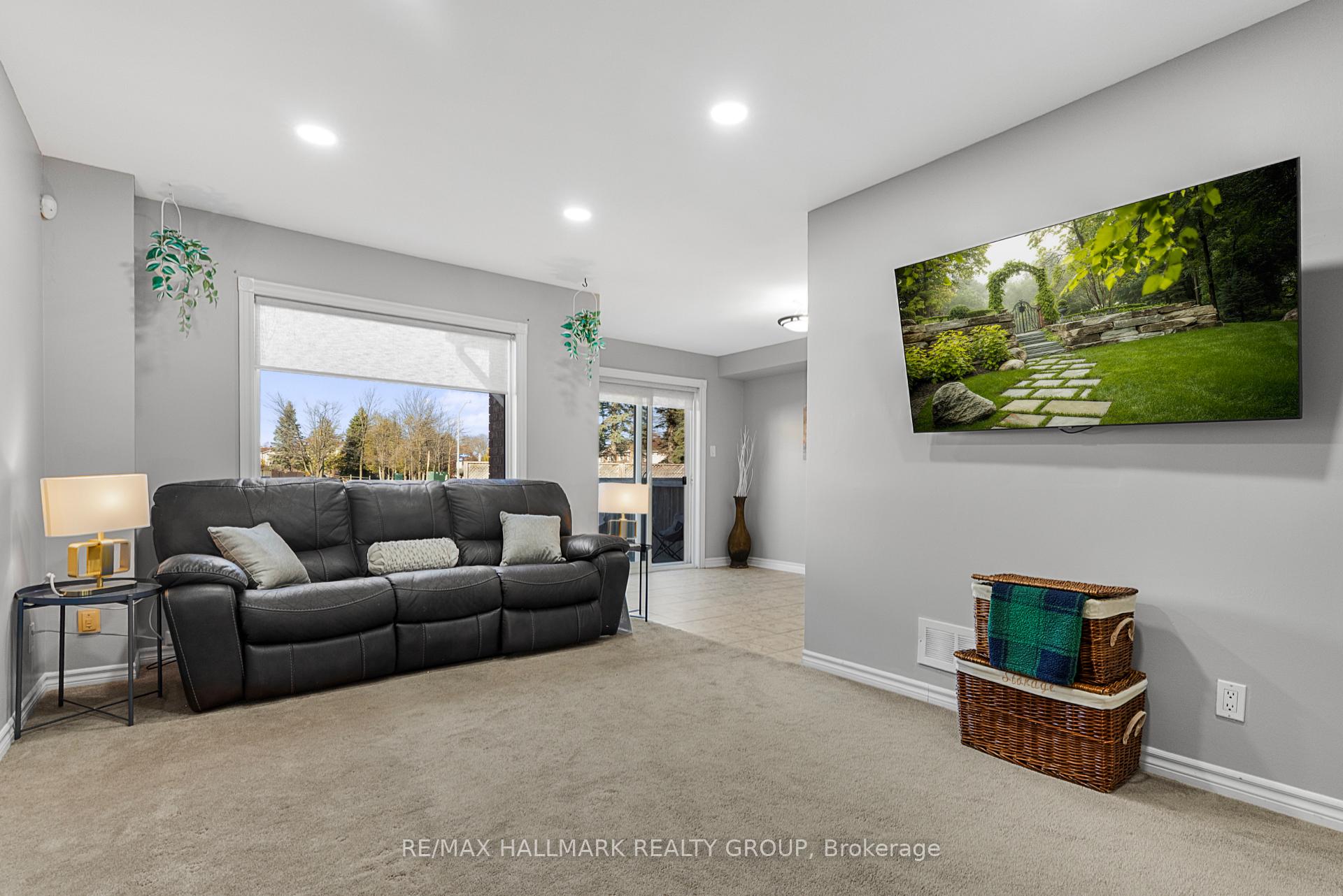 Photo 3 of 93 Cedarock Drive, Ottawa, Kanata - Bridlewood — HOMEH