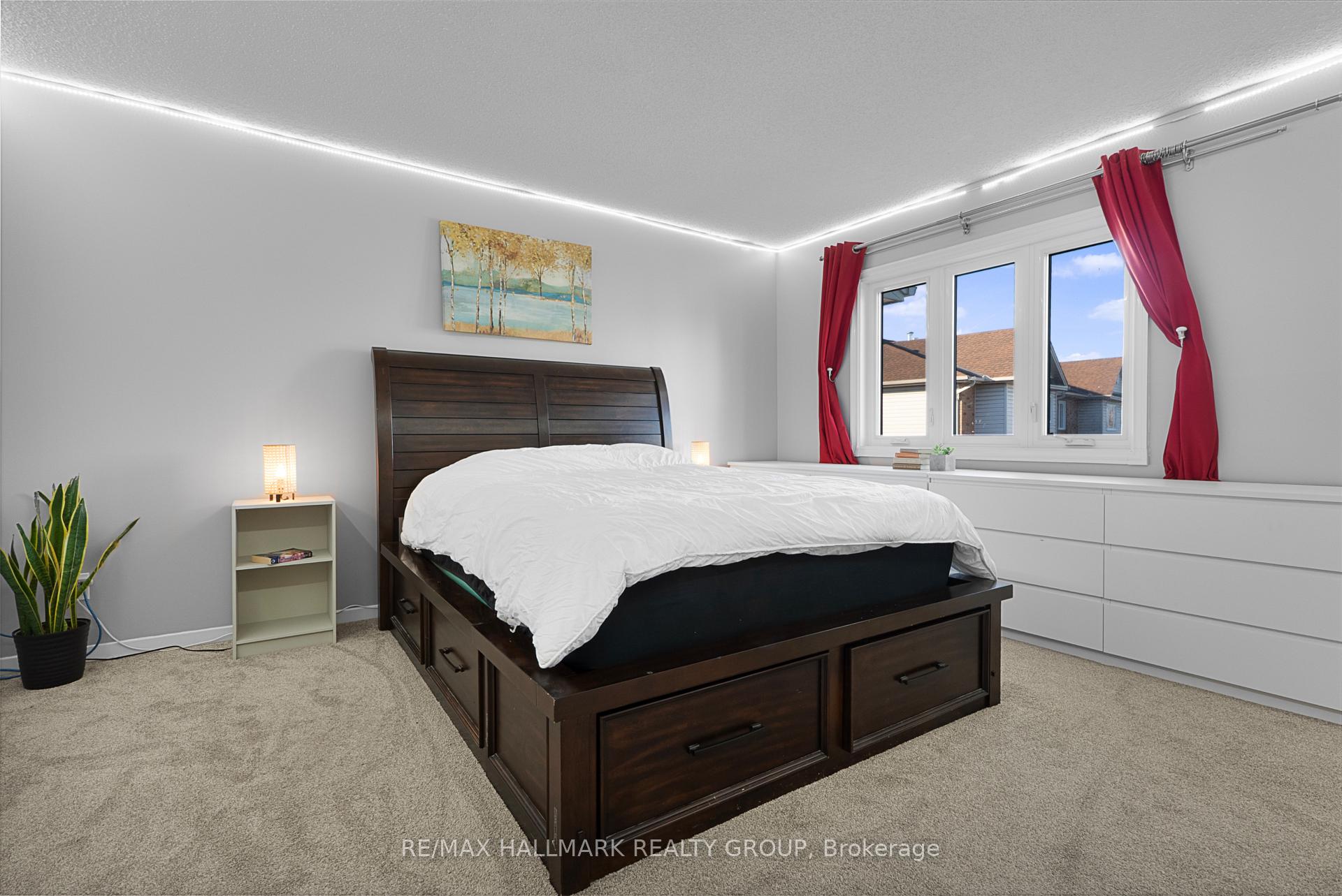 Photo 11 of 93 Cedarock Drive, Ottawa, Kanata - Bridlewood — HOMEH