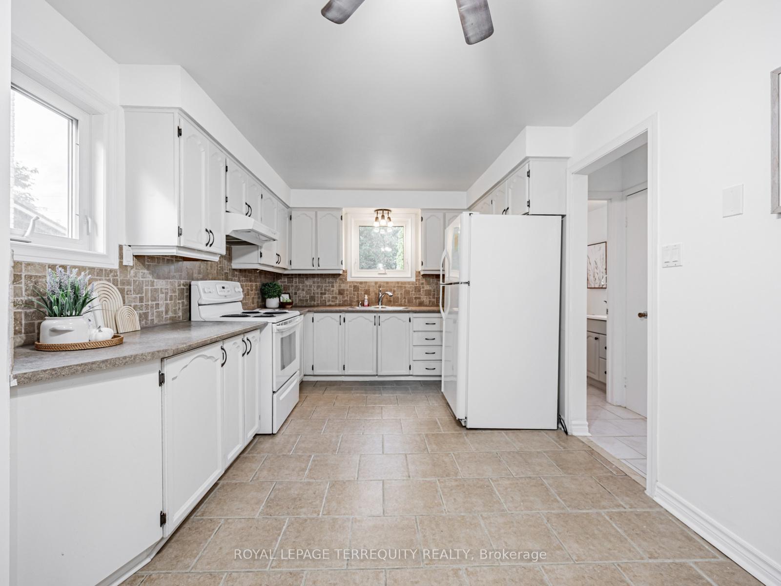 Photo 3 of 1858 Shadybrook Drive, Pickering, Amberlea — HOMEH