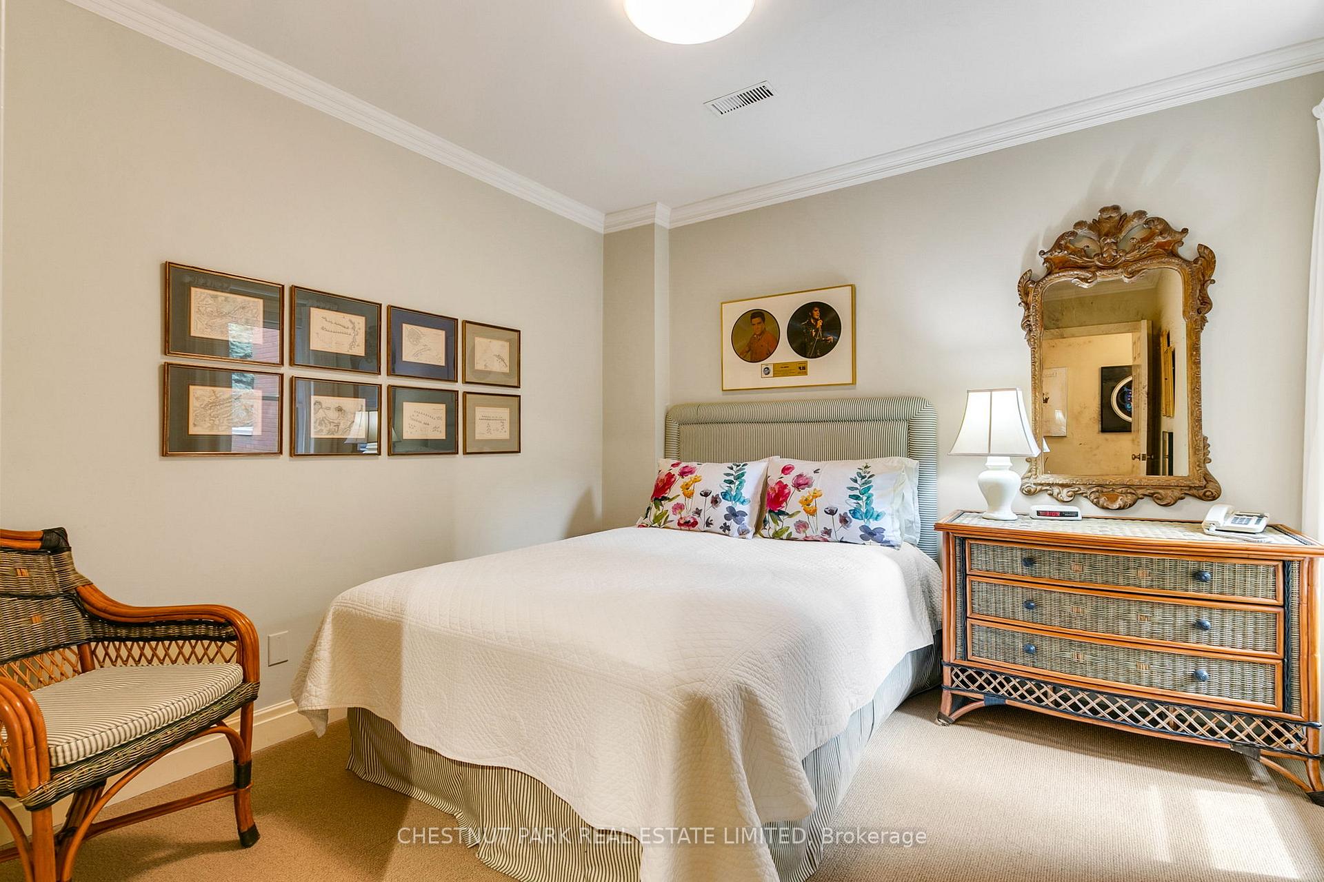 Photo 4 of 120 Hazelton Avenue, Toronto, The Annex — HOMEH