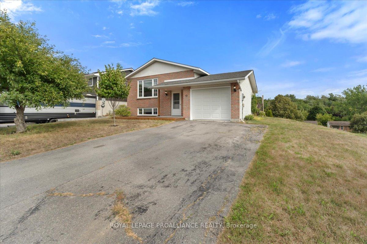 Photo 2 of 19 Fleming Road, Quinte West, Trenton Ward — HOMEH