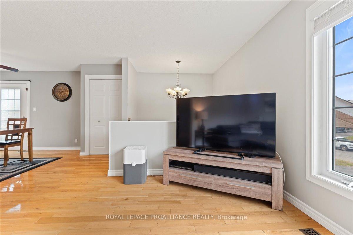 Photo 3 of 19 Fleming Road, Quinte West, Trenton Ward — HOMEH