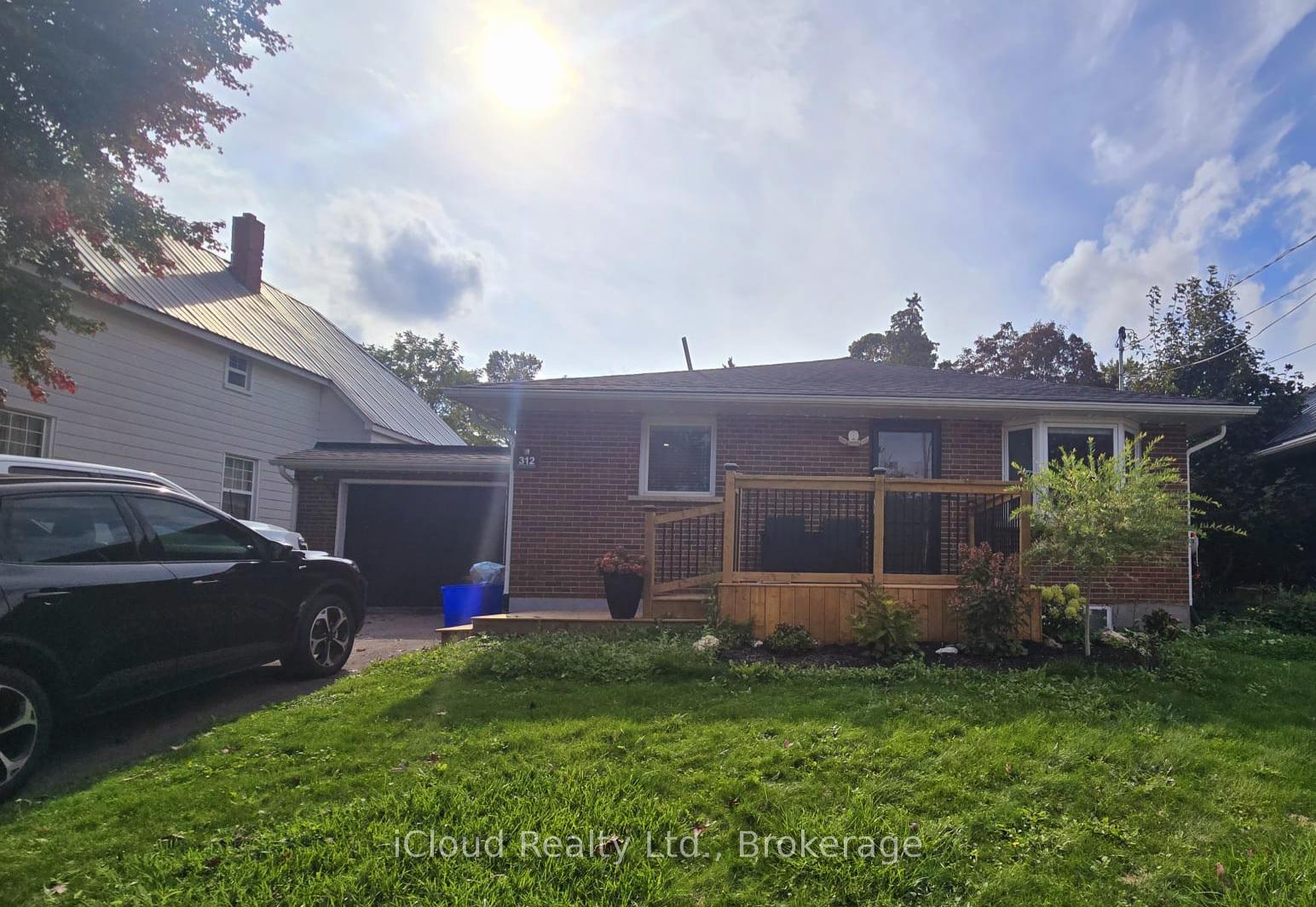 Front of 312 William St Street N