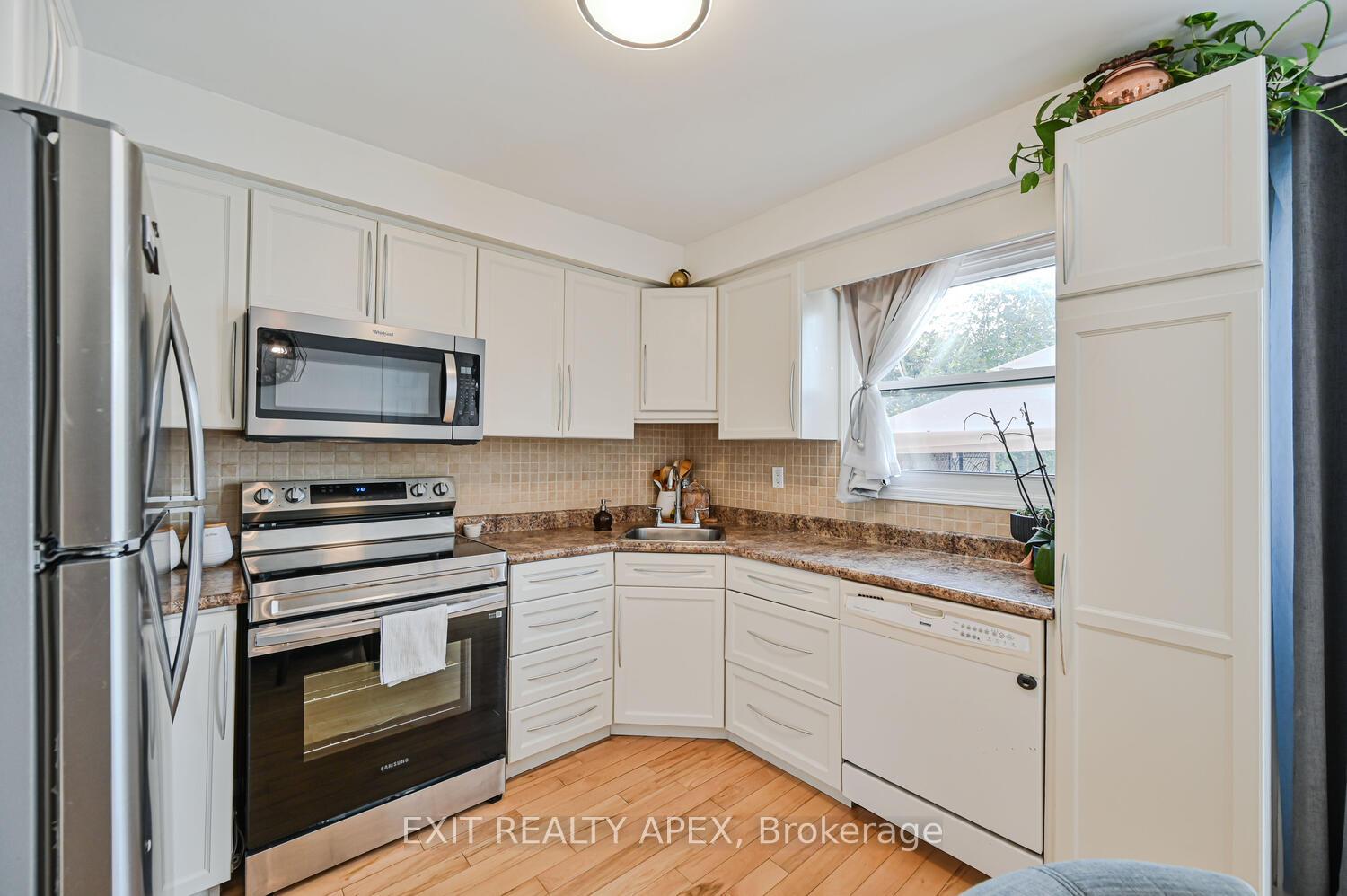 Photo 6 of 138 Heydon Avenue E, New Tecumseth, Alliston — HOMEH