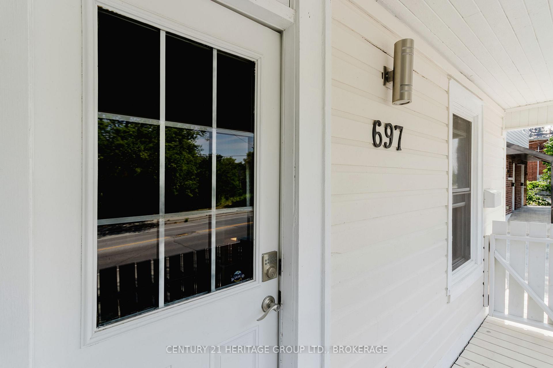 Photo 3 of 697 Montreal Street, Kingston, East of Sir John A. Blvd — HOMEH