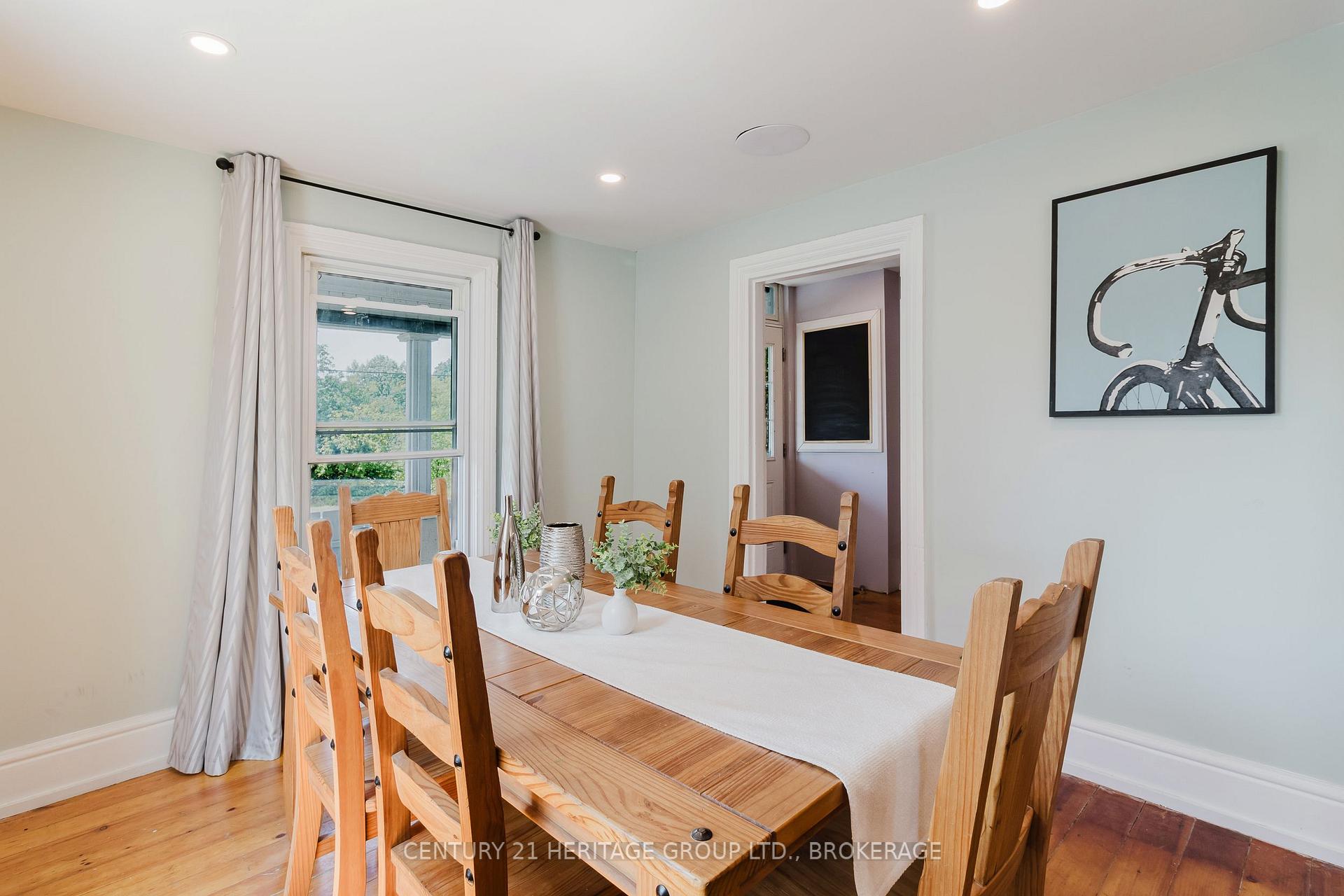 Photo 10 of 697 Montreal Street, Kingston, East of Sir John A. Blvd — HOMEH