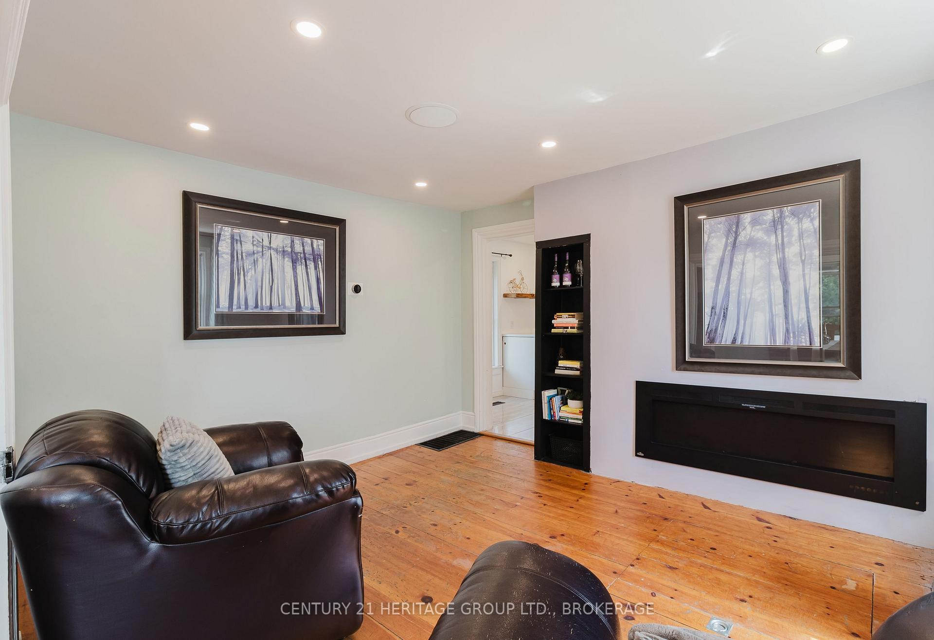Photo 13 of 697 Montreal Street, Kingston, East of Sir John A. Blvd — HOMEH