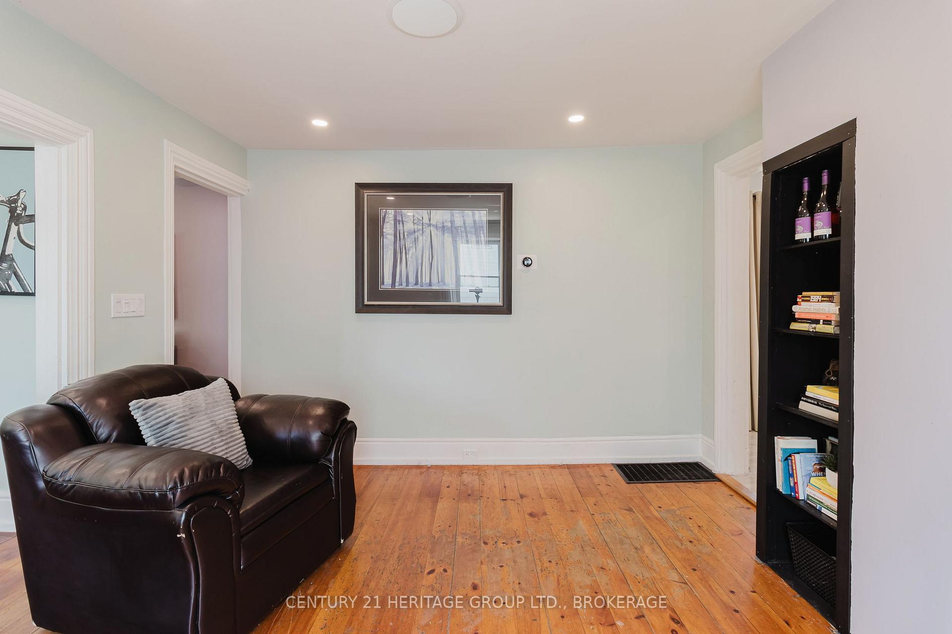 Photo 16 of 697 Montreal Street, Kingston, East of Sir John A. Blvd — HOMEH