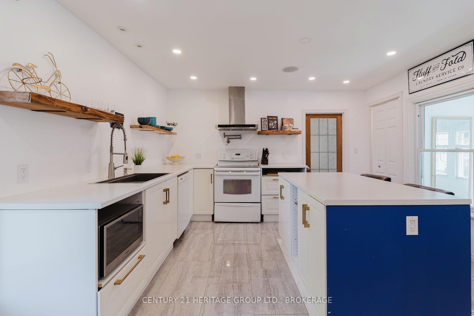 Photo 14 of 697 Montreal Street, Kingston, East of Sir John A. Blvd — HOMEH