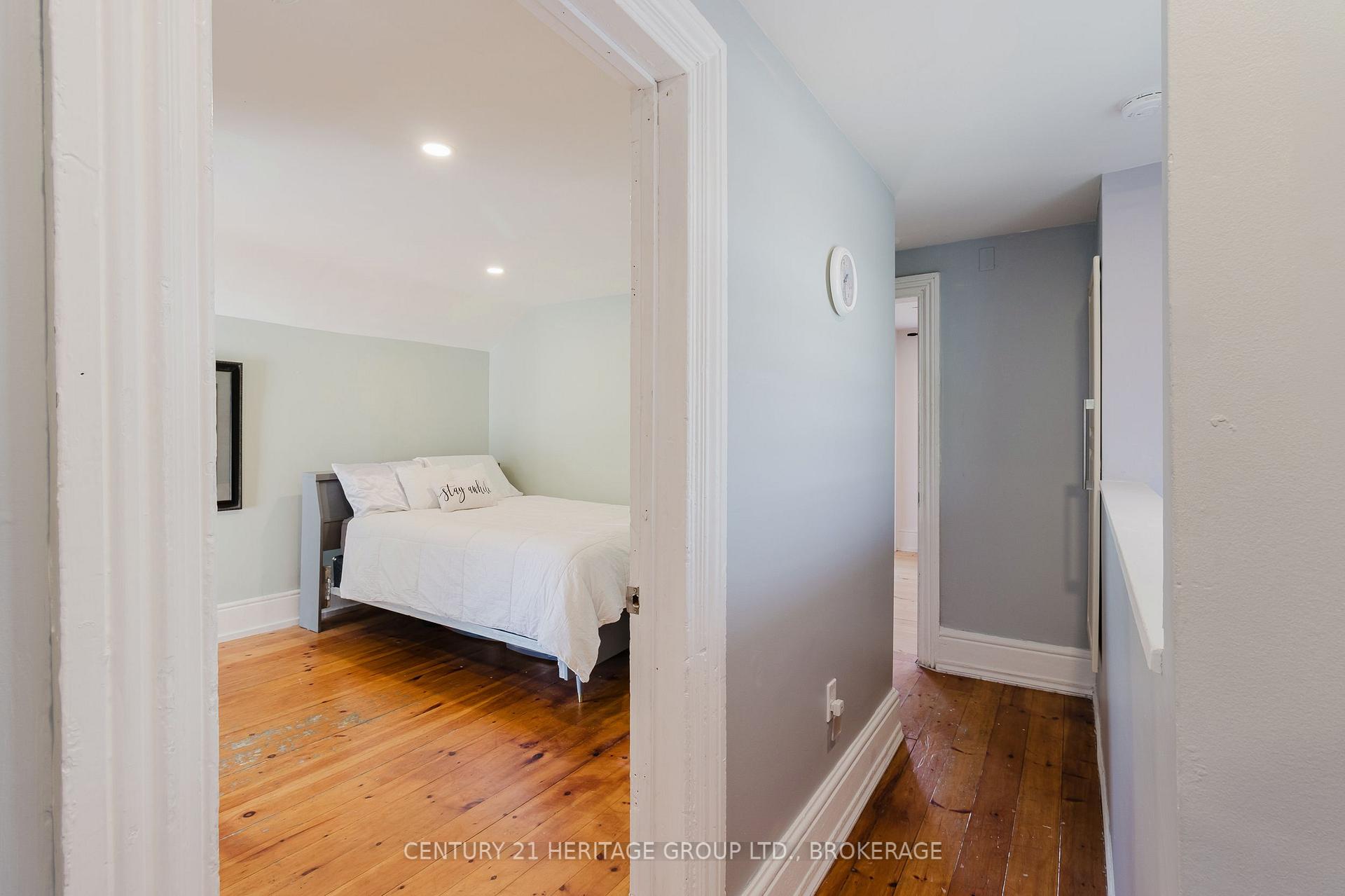 Photo 24 of 697 Montreal Street, Kingston, East of Sir John A. Blvd — HOMEH