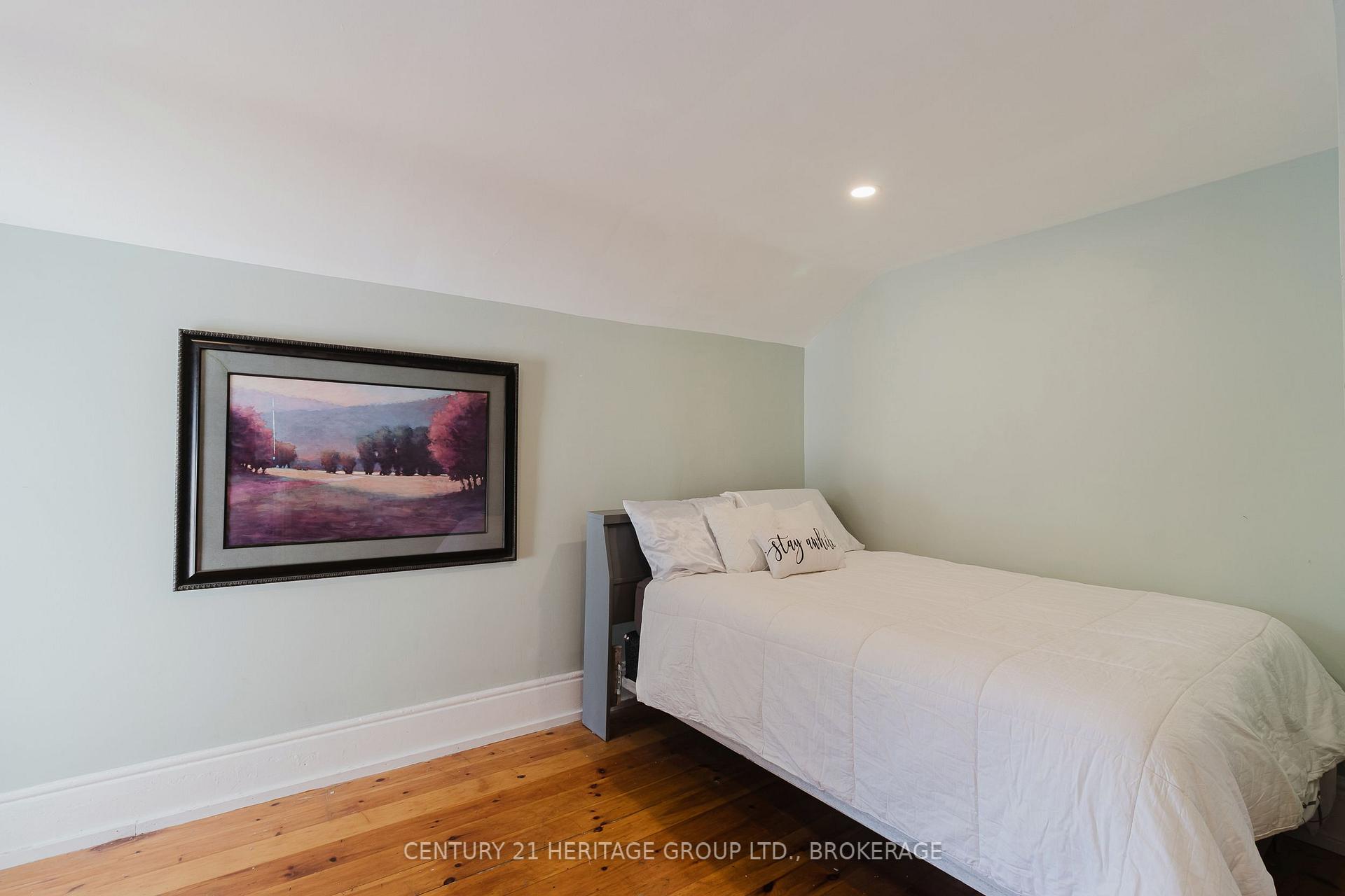 Photo 46 of 697 Montreal Street, Kingston, East of Sir John A. Blvd — HOMEH