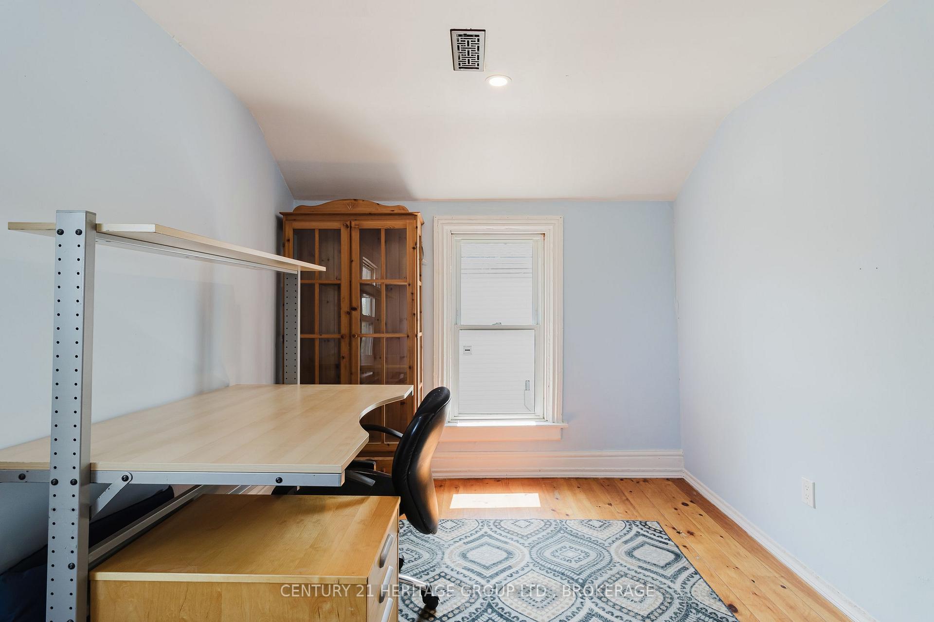 Photo 28 of 697 Montreal Street, Kingston, East of Sir John A. Blvd — HOMEH