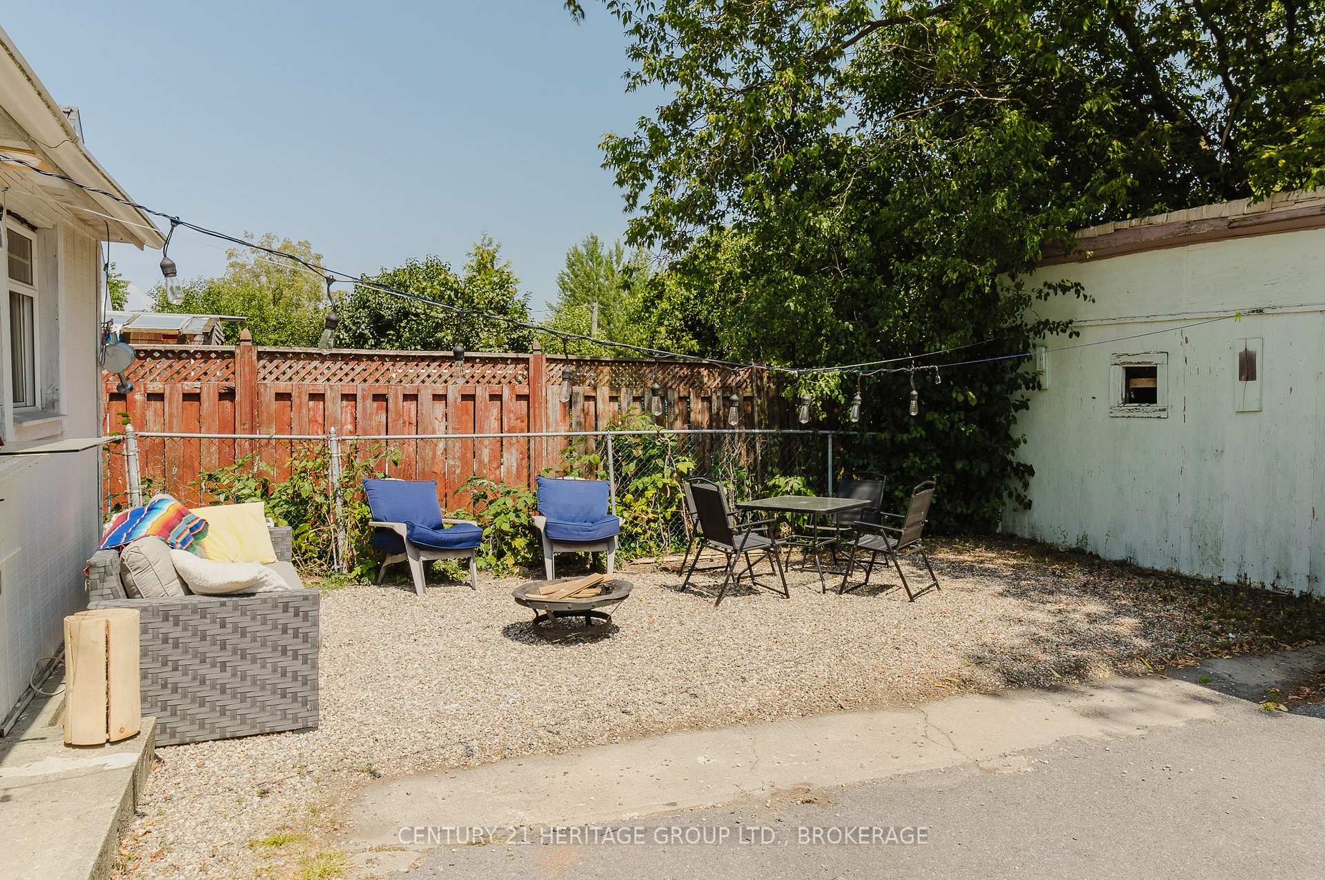 Photo 41 of 697 Montreal Street, Kingston, East of Sir John A. Blvd — HOMEH