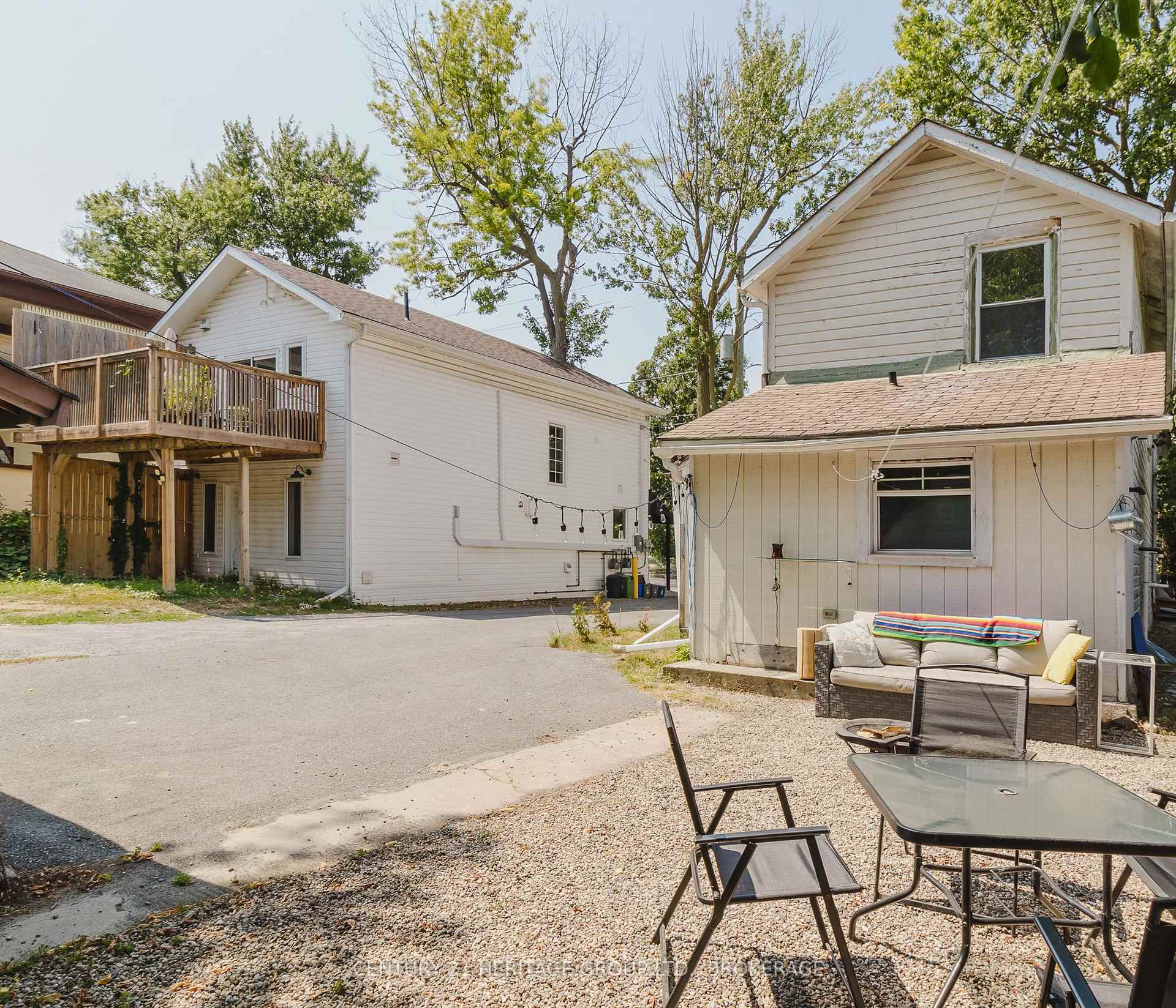 Photo 39 of 697 Montreal Street, Kingston, East of Sir John A. Blvd — HOMEH