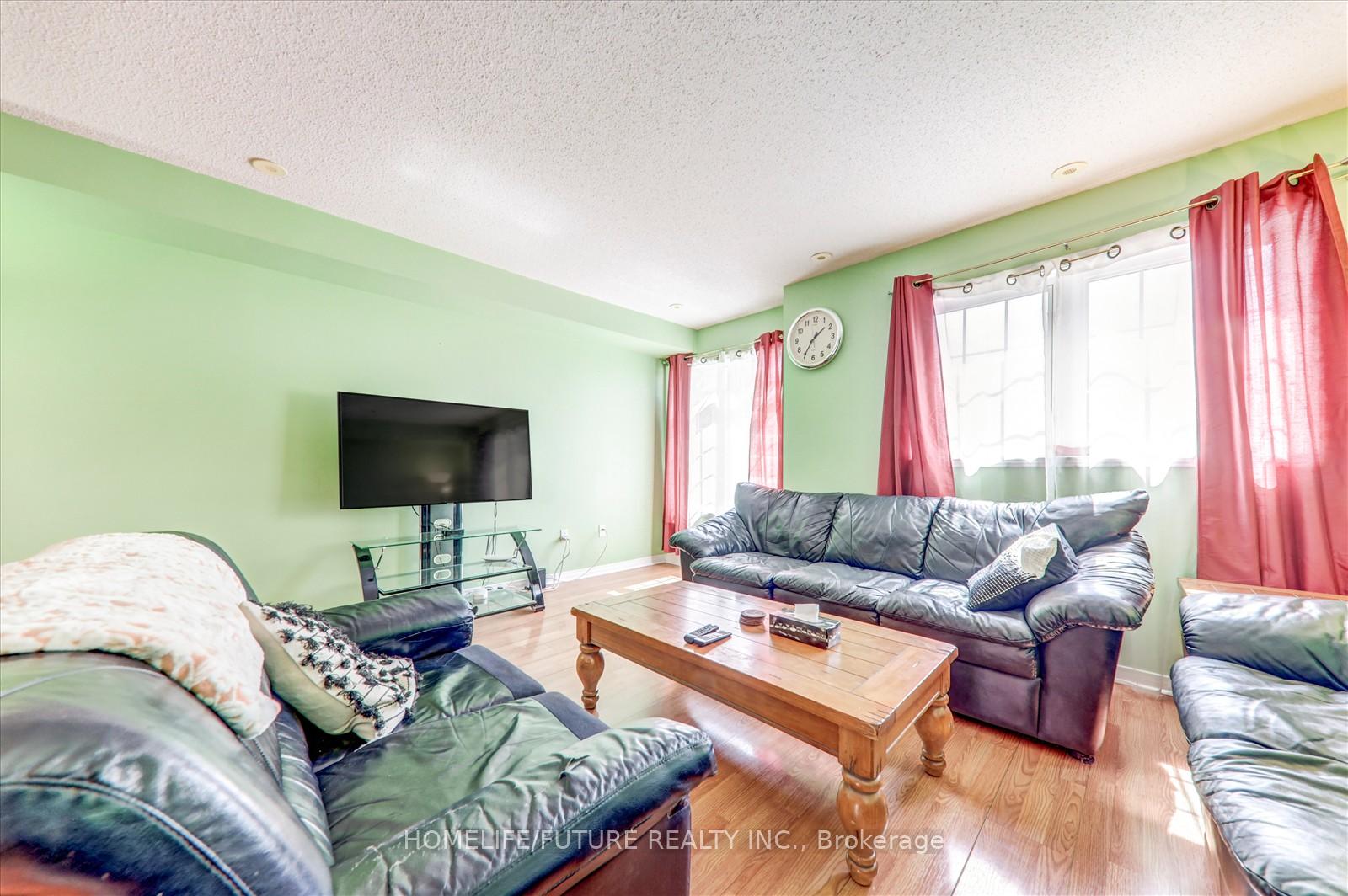 Photo 15 of 6 Guillet Street, Toronto, O'Connor-Parkview — HOMEH