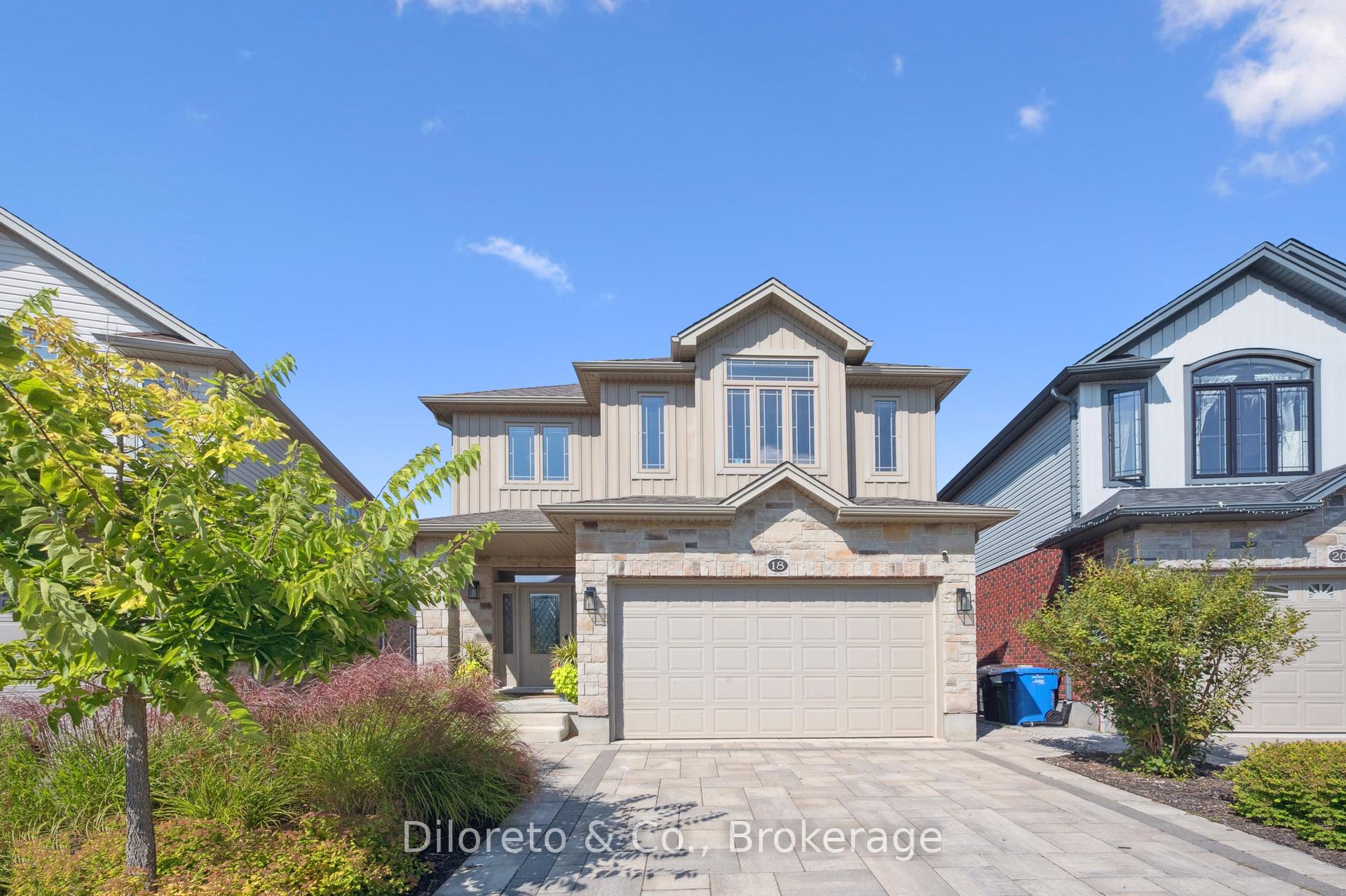Photo 8 of 18 McIntyre Court, Guelph, Pineridge/Westminster Woods — HOMEH