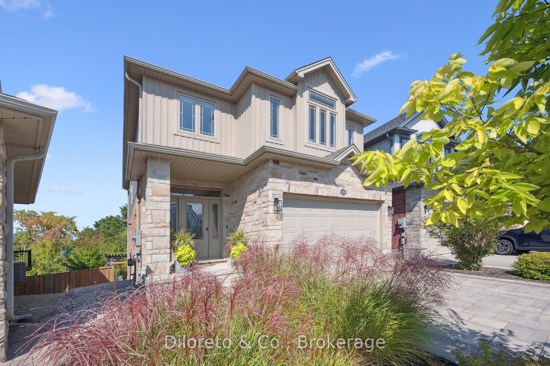 Photo 2 of 18 McIntyre Court, Guelph, Pineridge/Westminster Woods — HOMEH