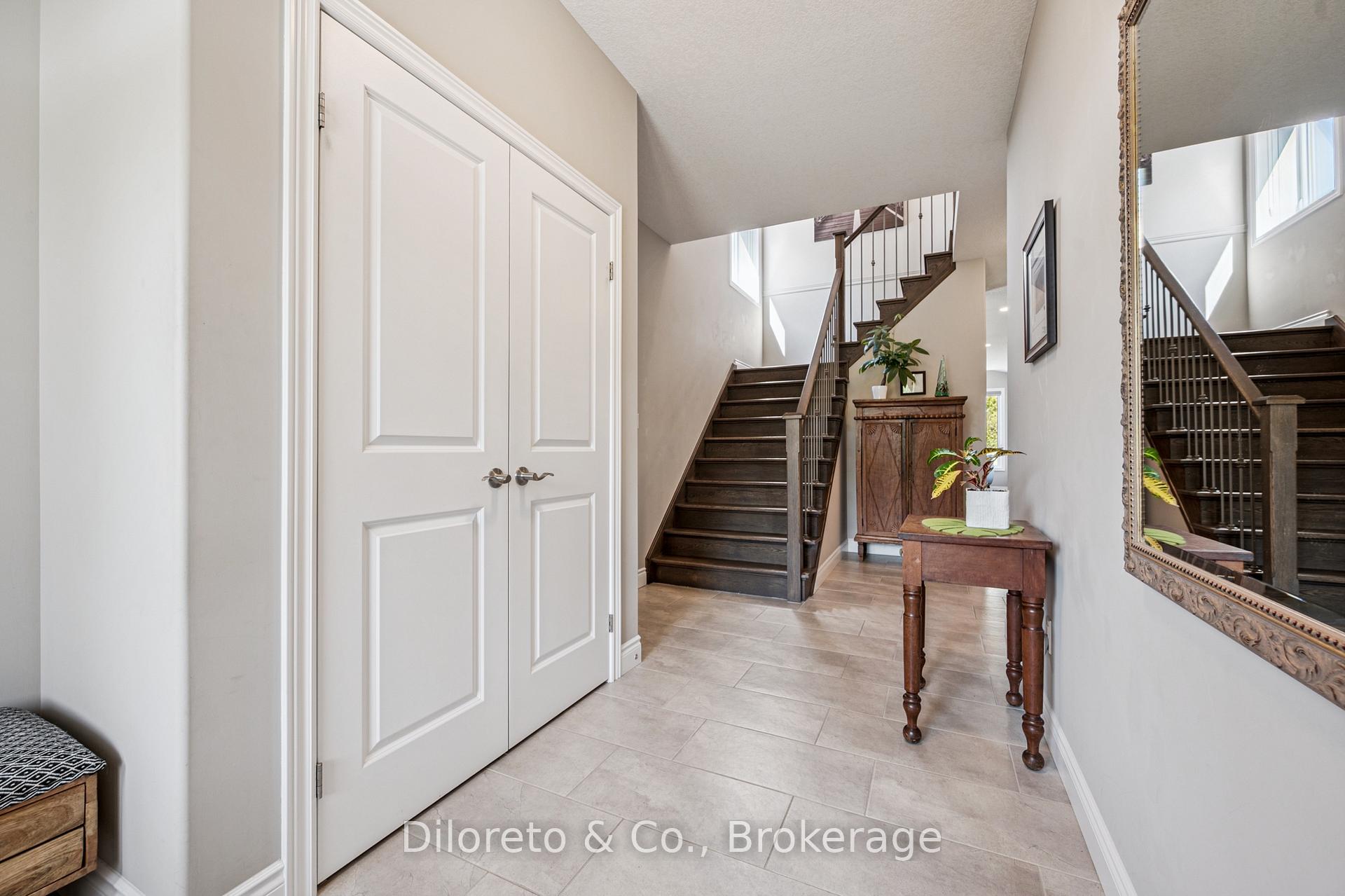 Photo 4 of 18 McIntyre Court, Guelph, Pineridge/Westminster Woods — HOMEH